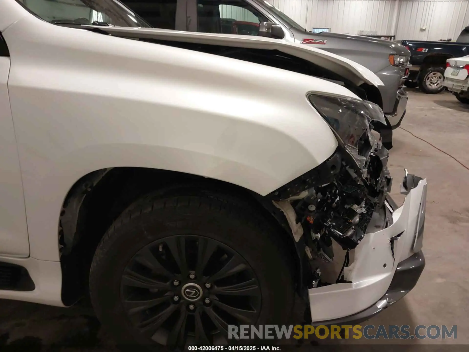 19 Photograph of a damaged car JTJAM7BXXL5259899 LEXUS GX 460 2020
