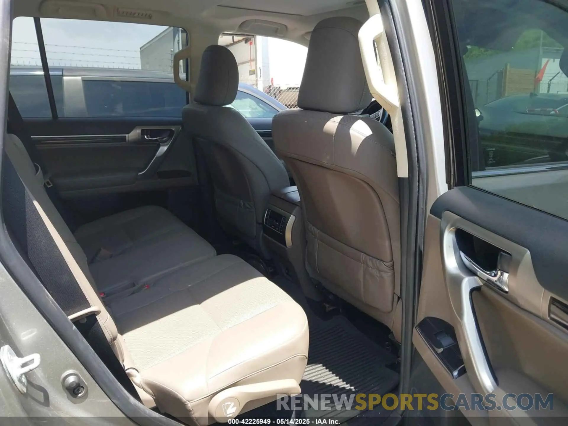8 Фотография поврежденного автомобиля JTJAM7BX3M5274777 LEXUS GX 460 2021