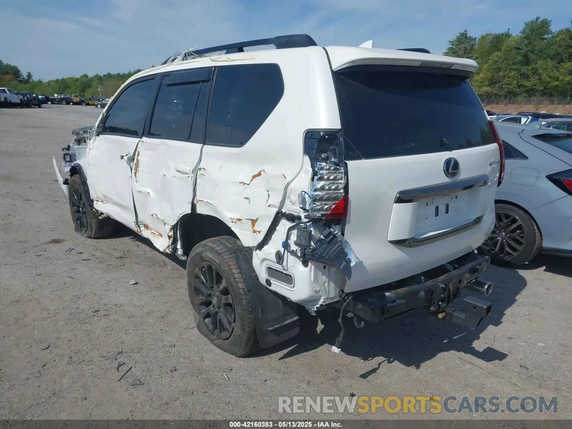 3 Фотография поврежденного автомобиля JTJKM7BX6N5315828 LEXUS GX 460 2022