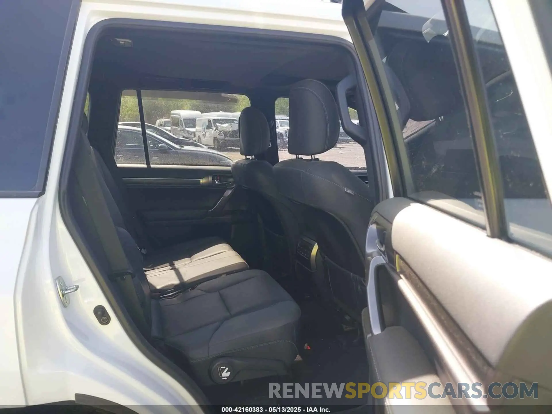 8 Фотография поврежденного автомобиля JTJKM7BX6N5315828 LEXUS GX 460 2022