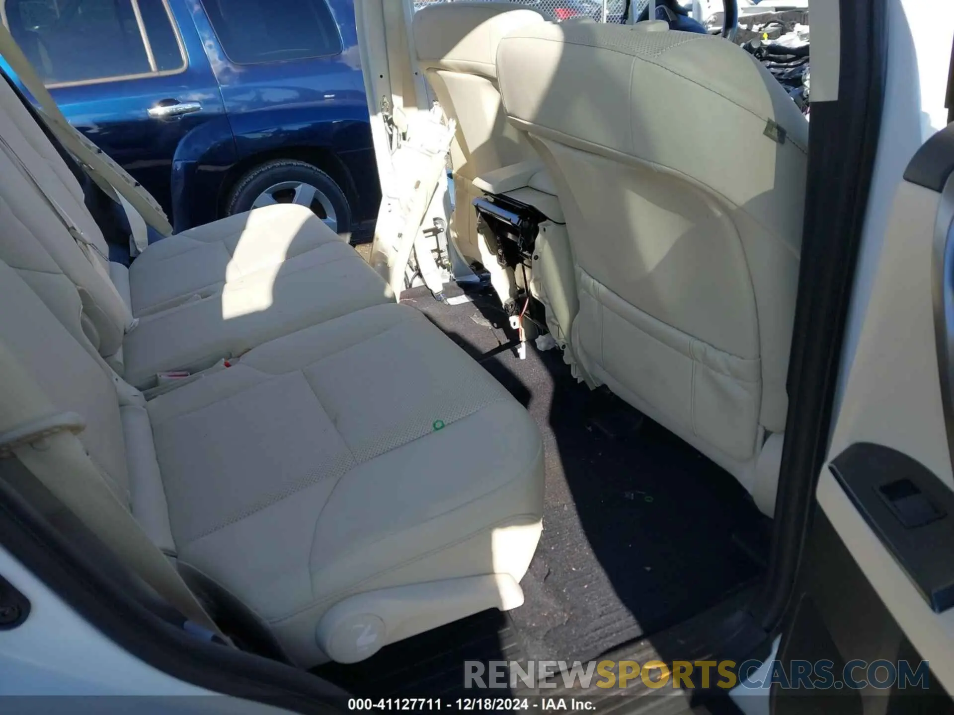 8 Фотография поврежденного автомобиля JTJAM7BX8P5377942 LEXUS GX 460 2023