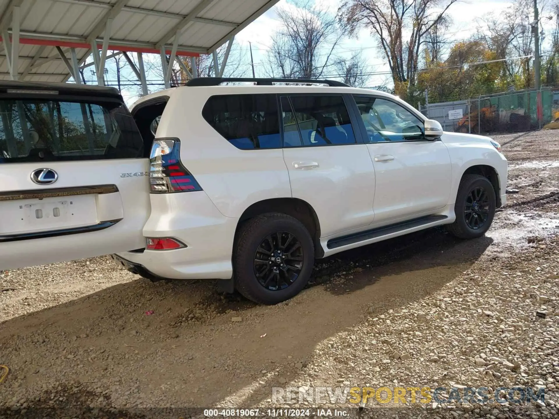 4 Photograph of a damaged car JTJSM7BX6P5348265 LEXUS GX 460 2023