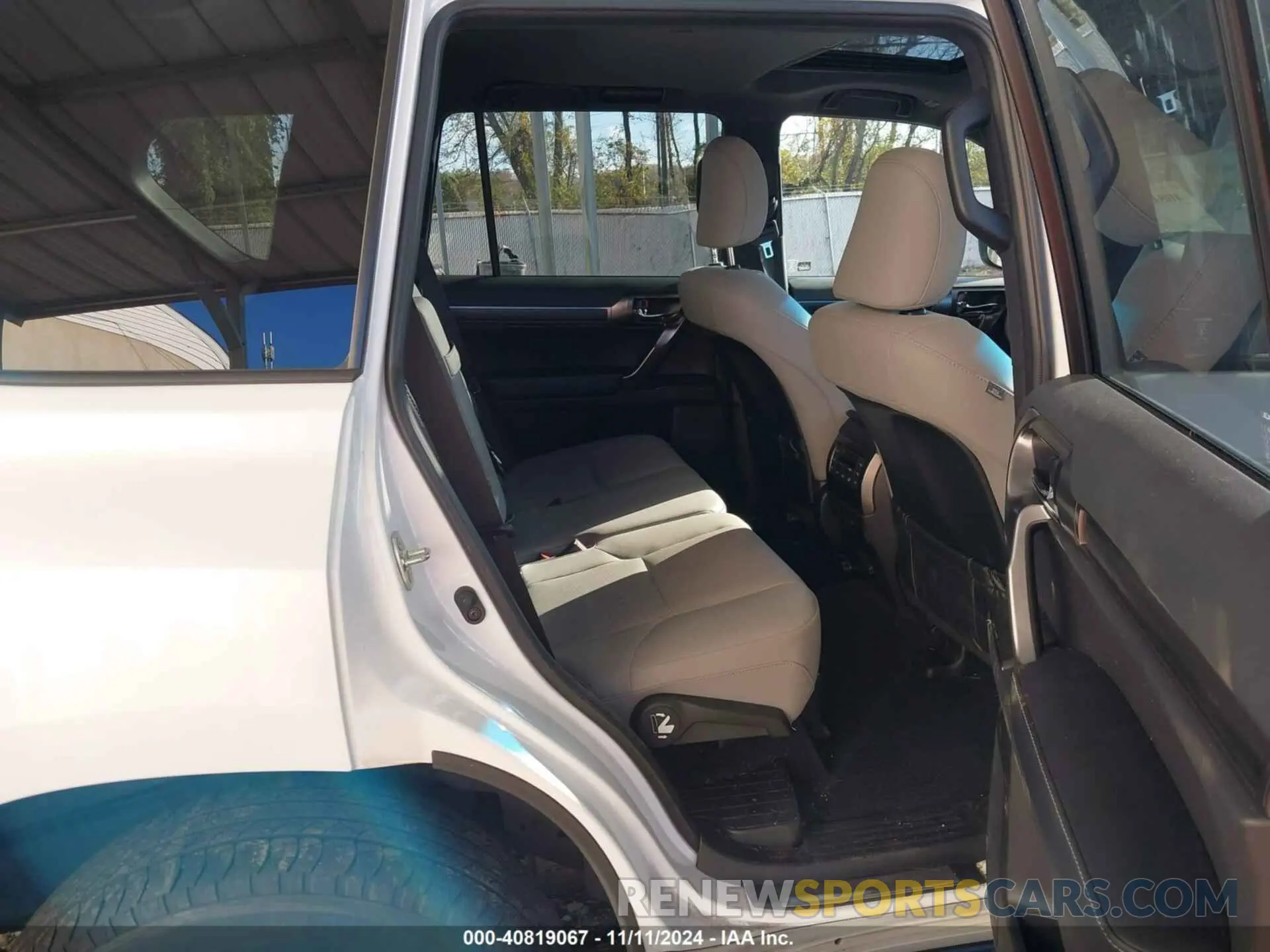 8 Photograph of a damaged car JTJSM7BX6P5348265 LEXUS GX 460 2023