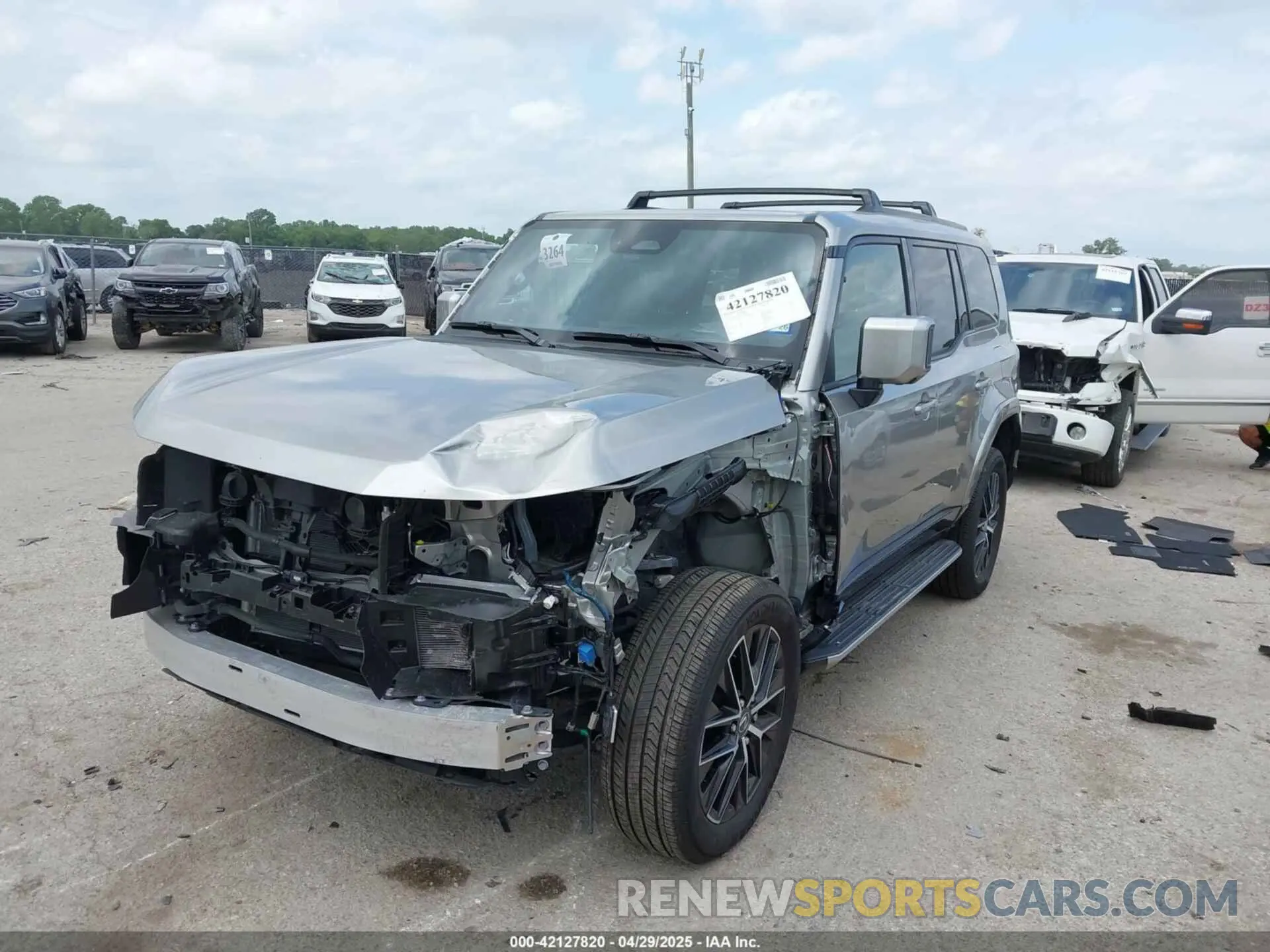 2 Фотография поврежденного автомобиля JTJTBCDX1R5019928 LEXUS GX 550 2024
