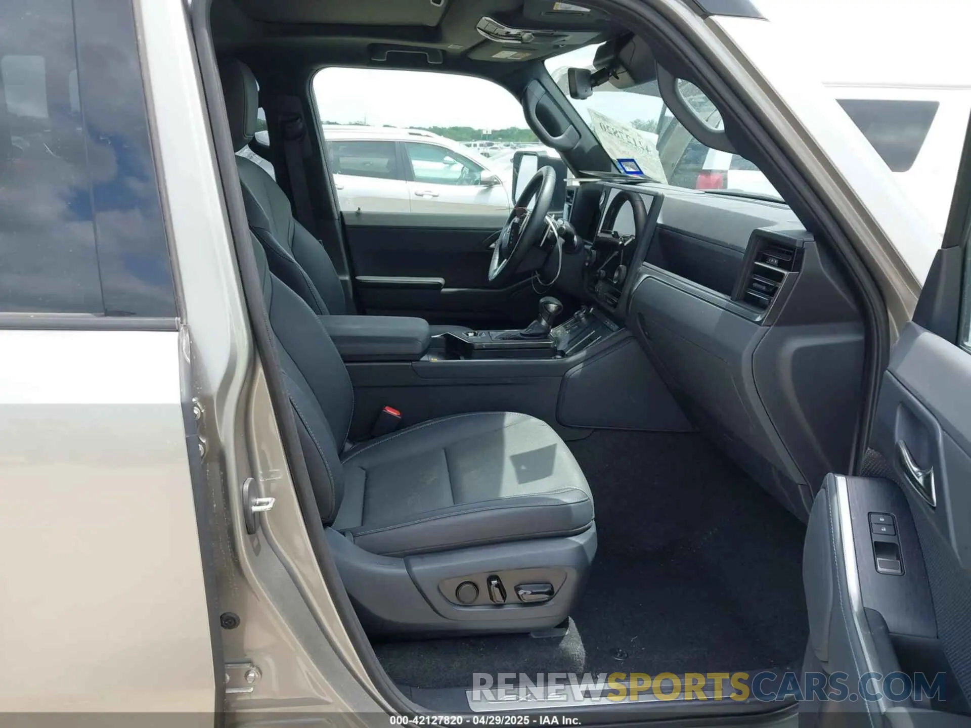 5 Фотография поврежденного автомобиля JTJTBCDX1R5019928 LEXUS GX 550 2024