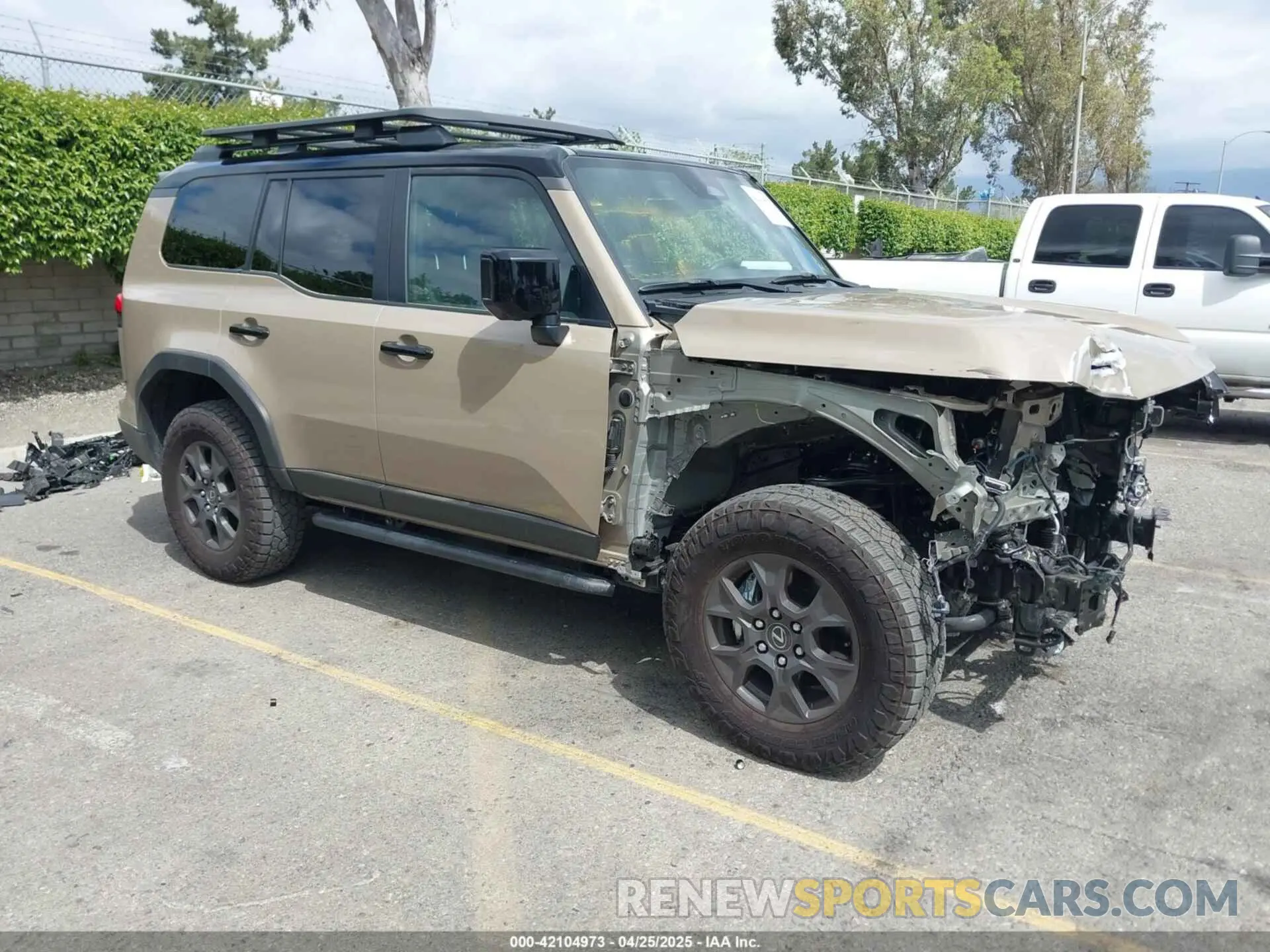1 Фотография поврежденного автомобиля JTJTBCDX3R5022345 LEXUS GX 550 2024