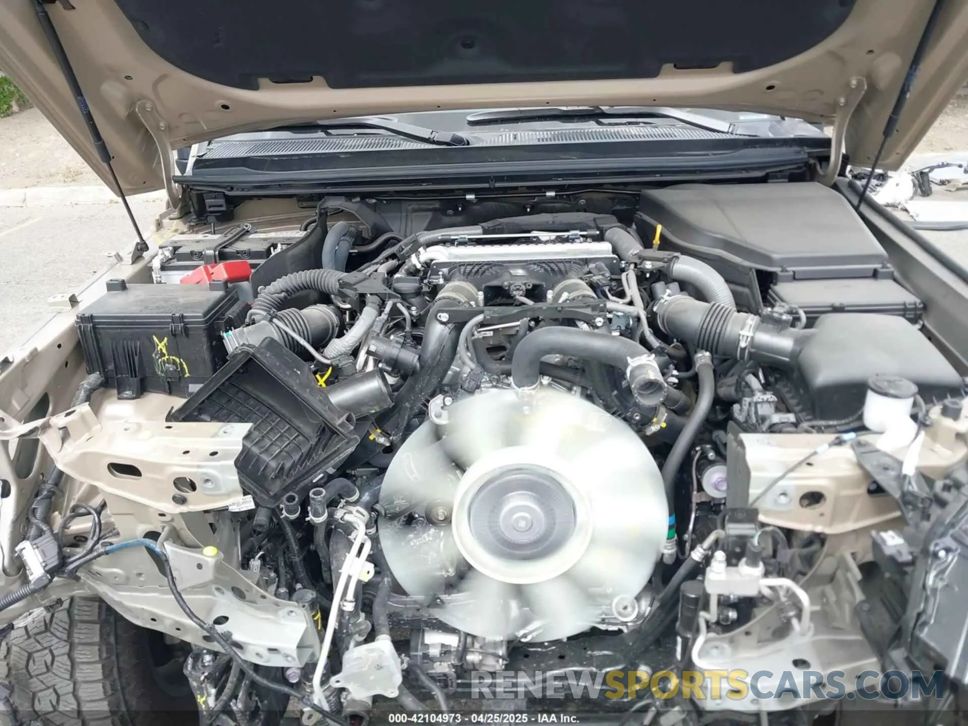 10 Фотография поврежденного автомобиля JTJTBCDX3R5022345 LEXUS GX 550 2024