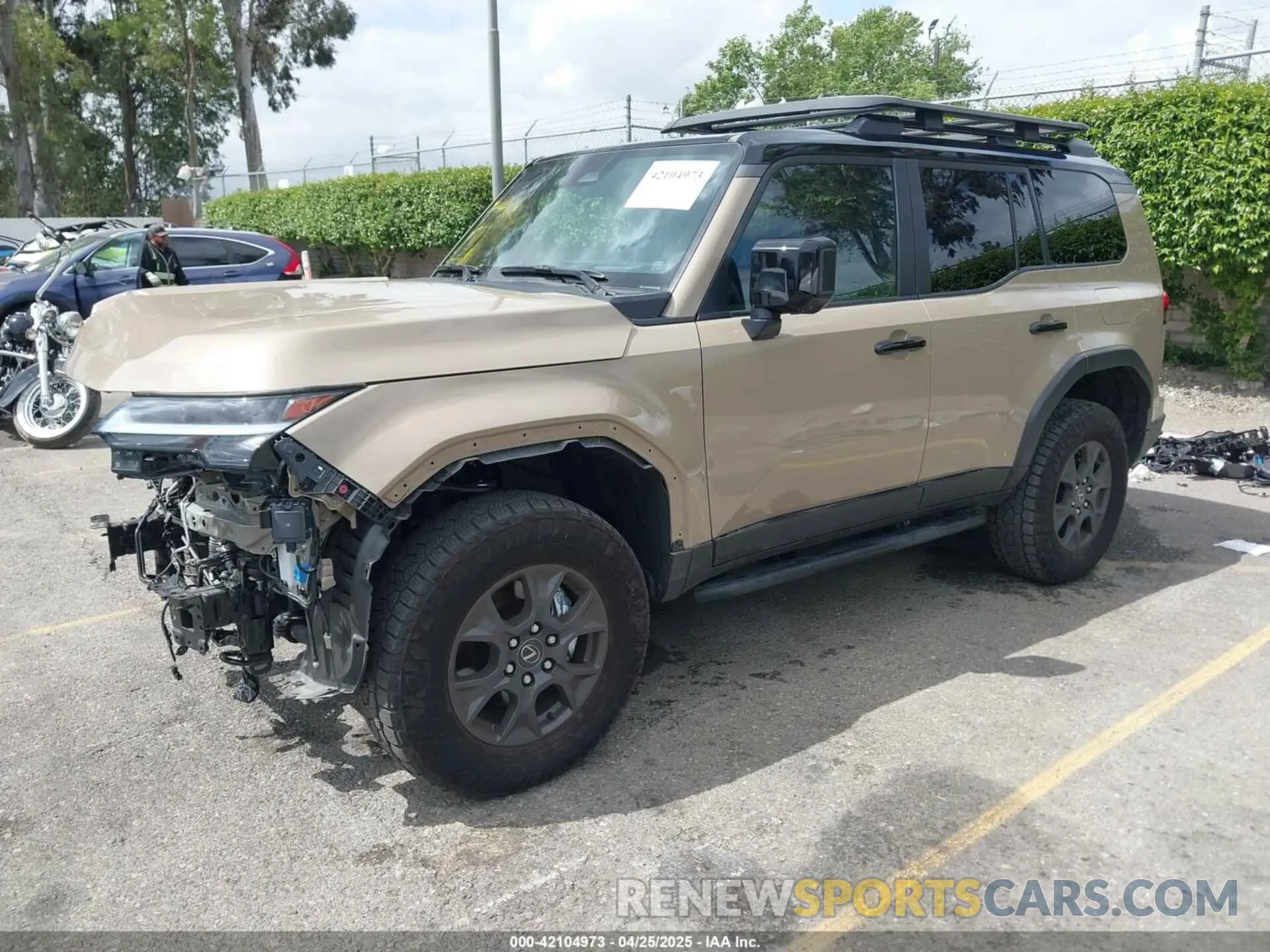 2 Фотография поврежденного автомобиля JTJTBCDX3R5022345 LEXUS GX 550 2024