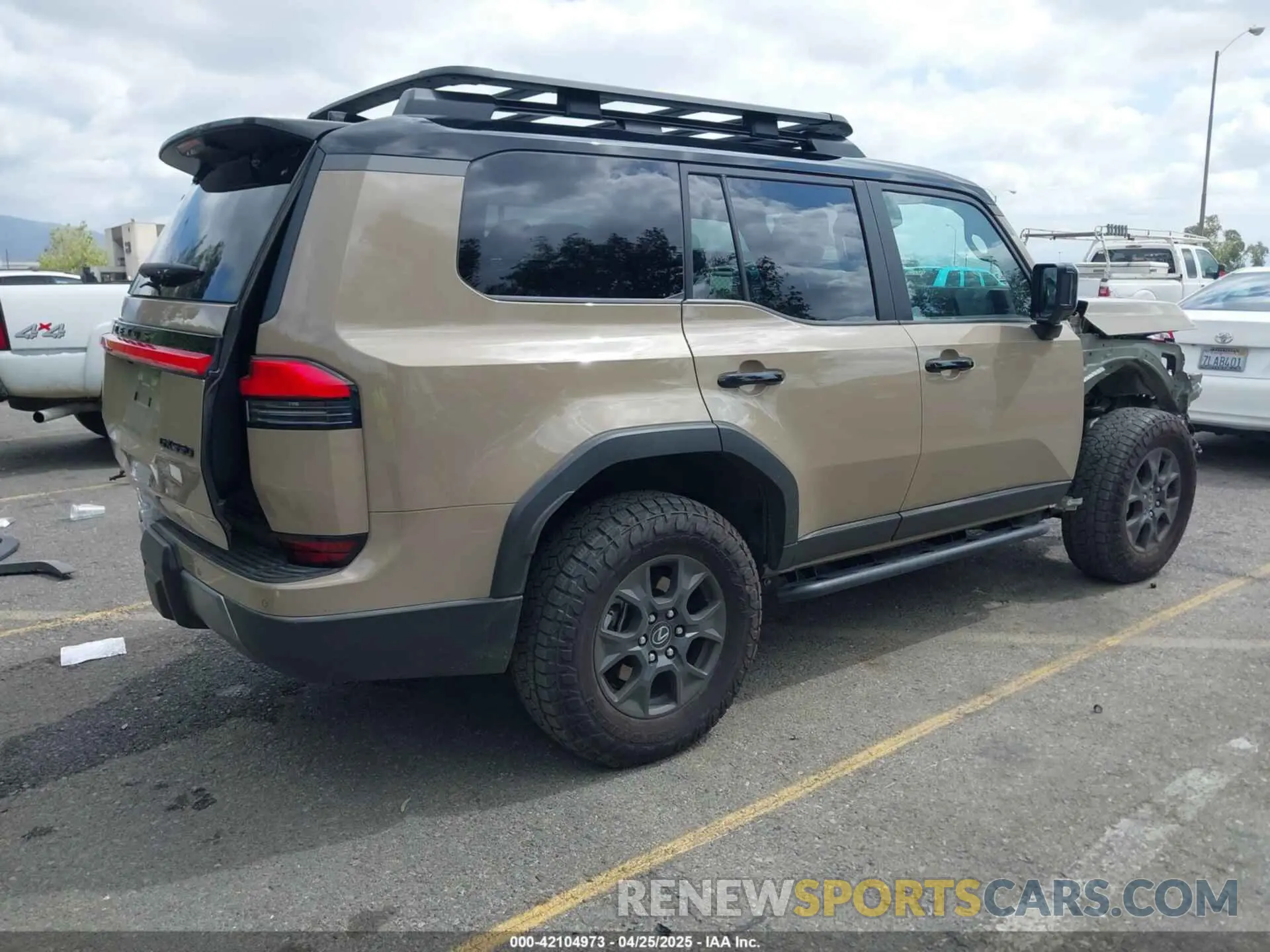 4 Фотография поврежденного автомобиля JTJTBCDX3R5022345 LEXUS GX 550 2024