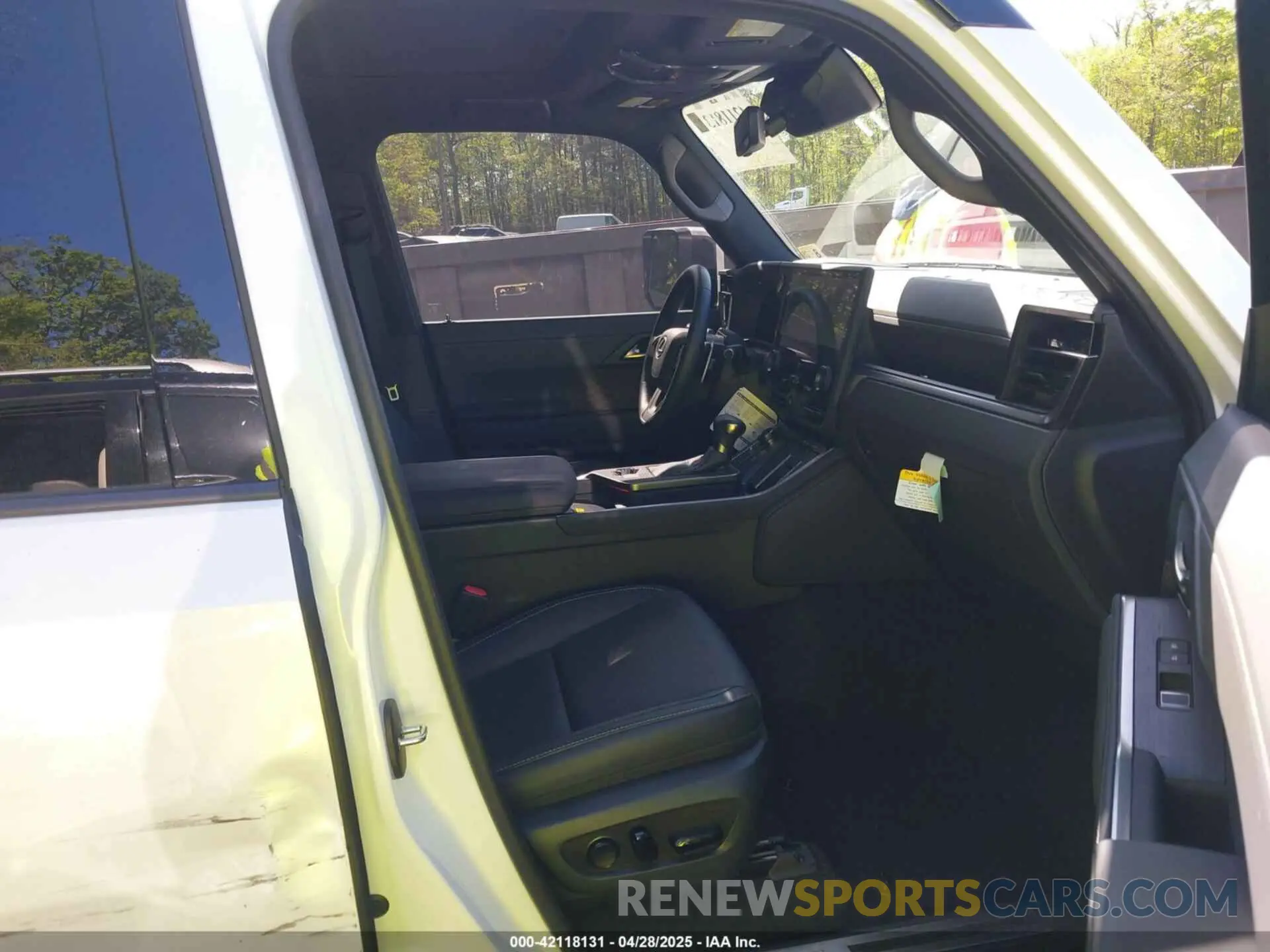 5 Photograph of a damaged car JTJTBCDX4R5013847 LEXUS GX 550 2024