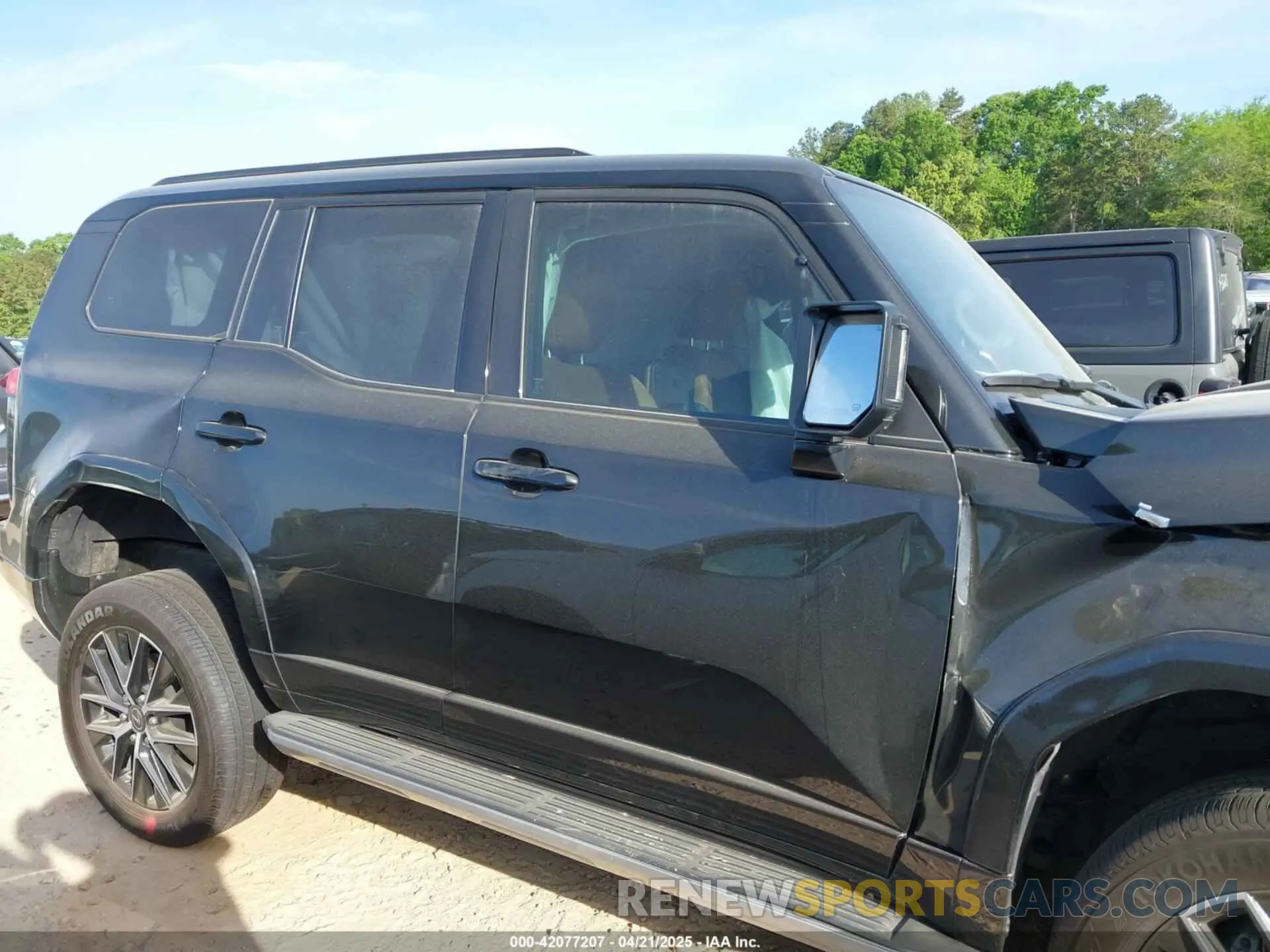 13 Фотография поврежденного автомобиля JTJTBCDX5R5023870 LEXUS GX 550 2024