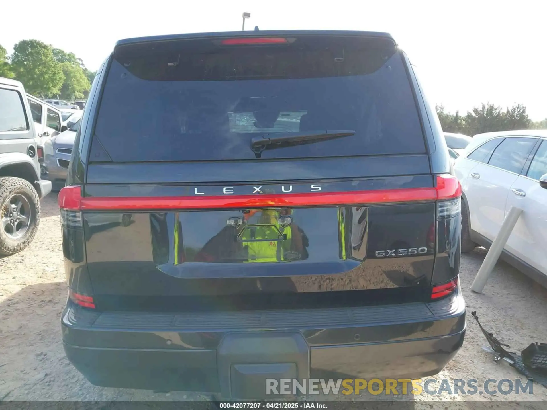 16 Фотография поврежденного автомобиля JTJTBCDX5R5023870 LEXUS GX 550 2024
