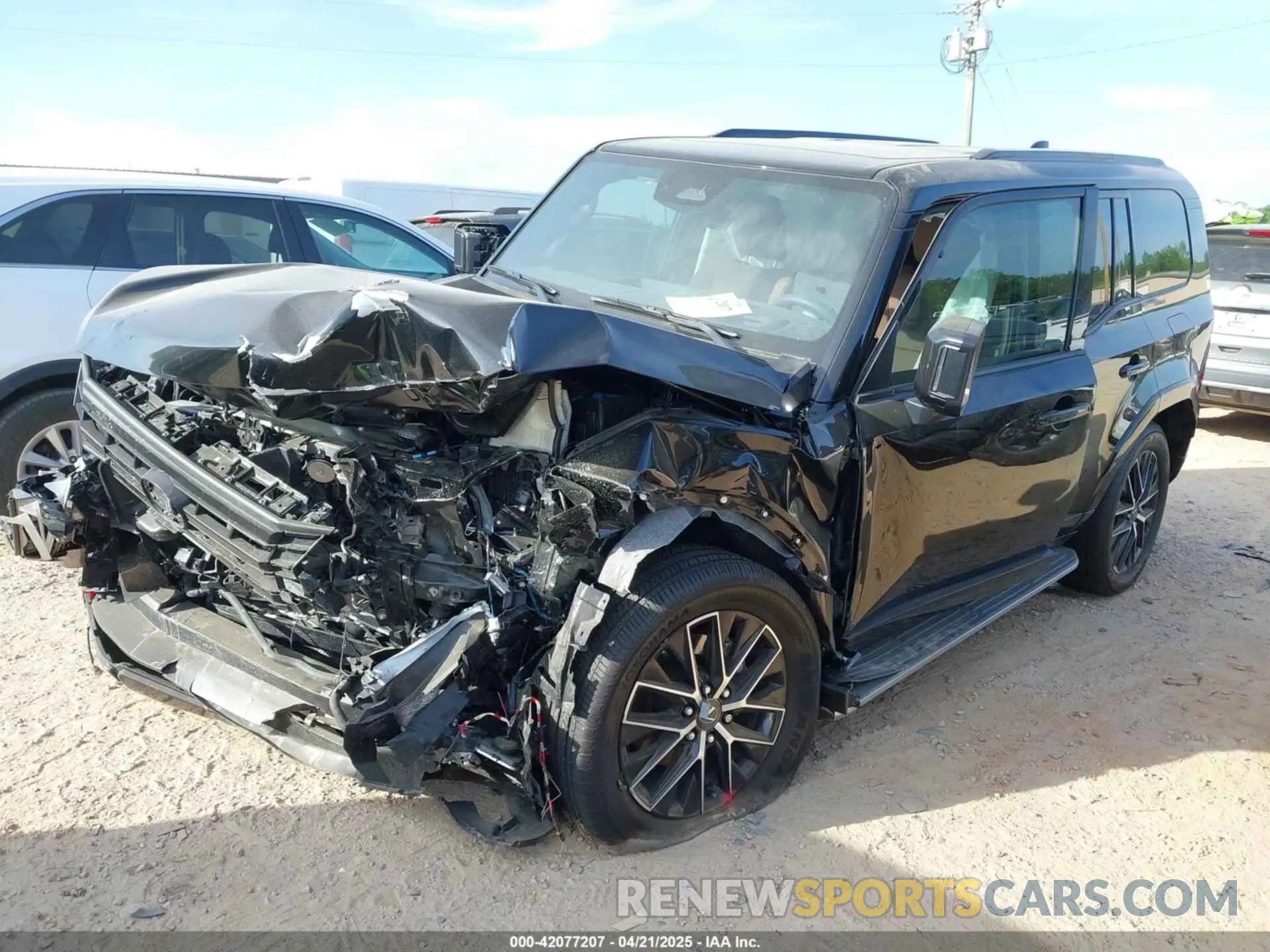 2 Фотография поврежденного автомобиля JTJTBCDX5R5023870 LEXUS GX 550 2024