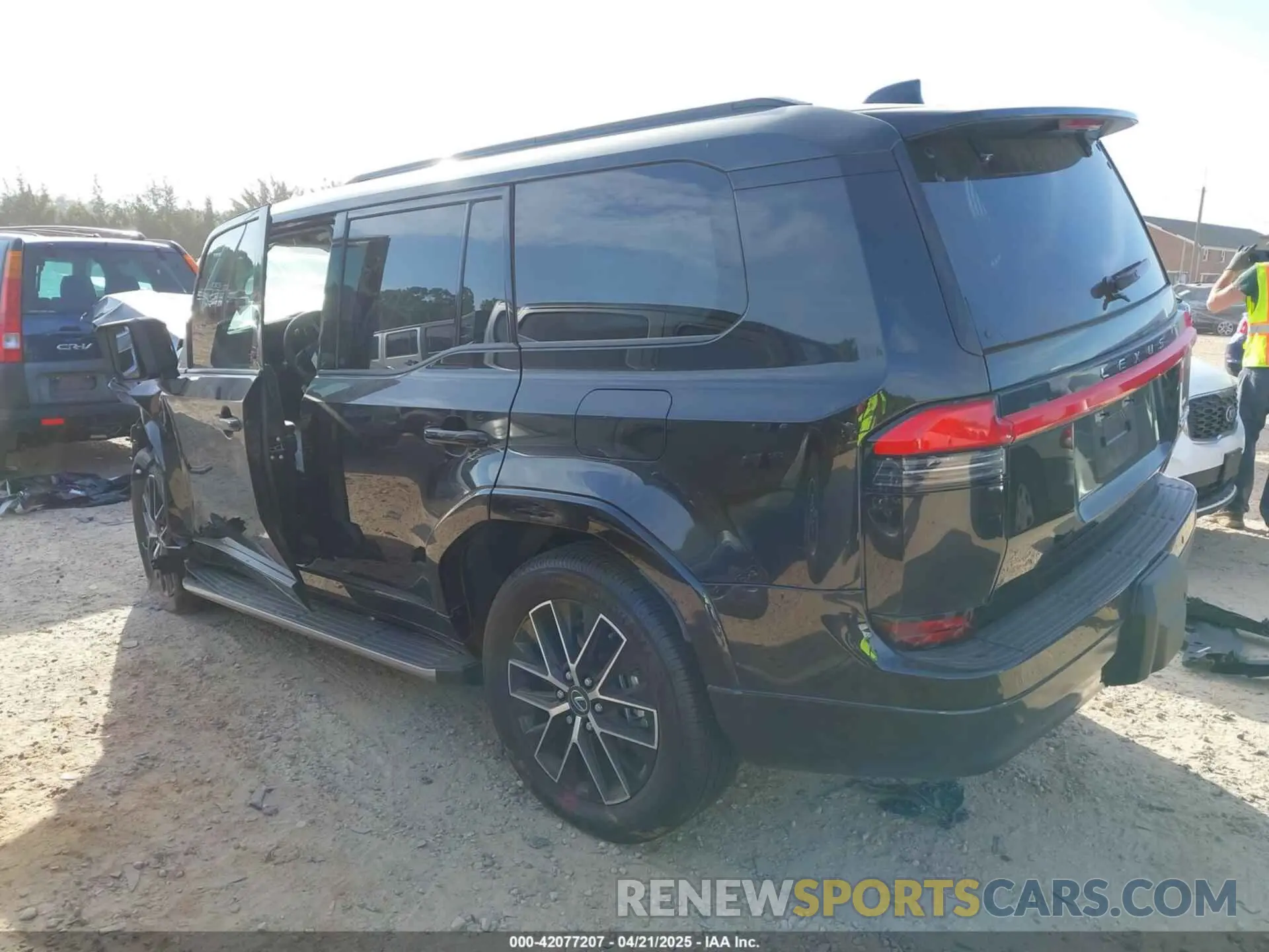 3 Фотография поврежденного автомобиля JTJTBCDX5R5023870 LEXUS GX 550 2024
