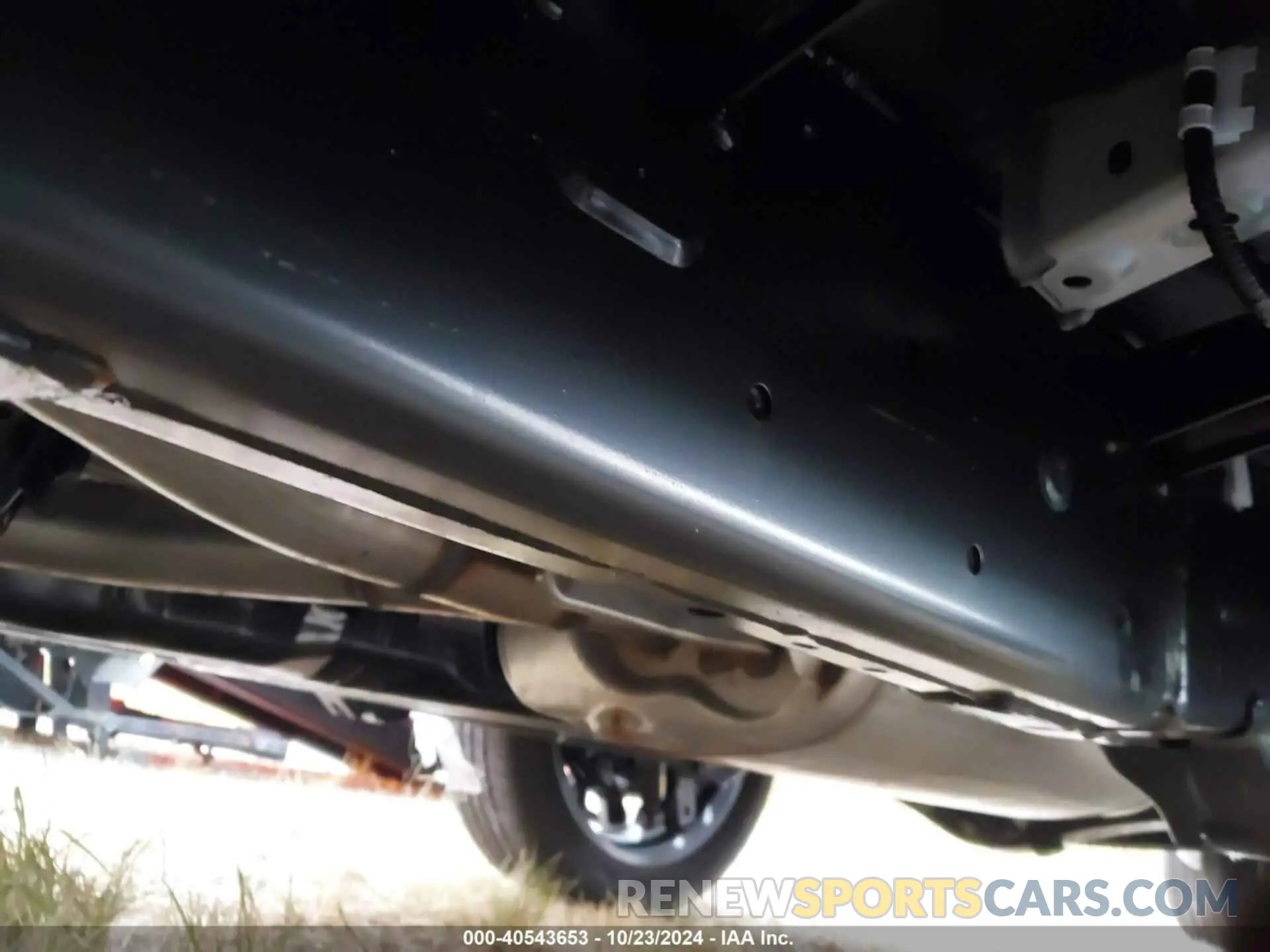 6 Фотография поврежденного автомобиля JTJVBCDX5R5015549 LEXUS GX 550 2024