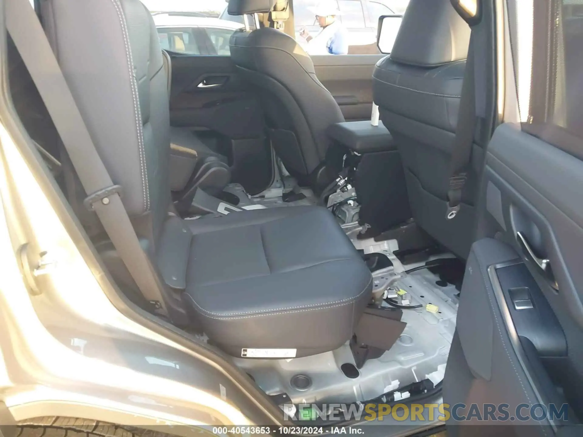 8 Фотография поврежденного автомобиля JTJVBCDX5R5015549 LEXUS GX 550 2024