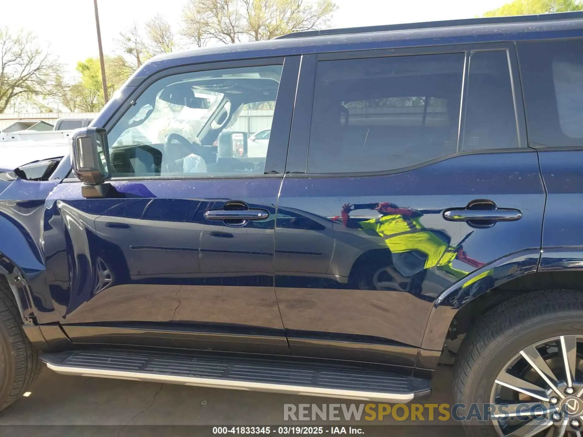 15 Фотография поврежденного автомобиля JTJVBCDX7R5009977 LEXUS GX 550 2024