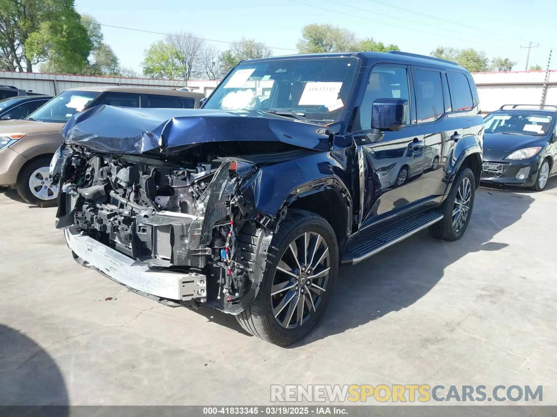 2 Фотография поврежденного автомобиля JTJVBCDX7R5009977 LEXUS GX 550 2024