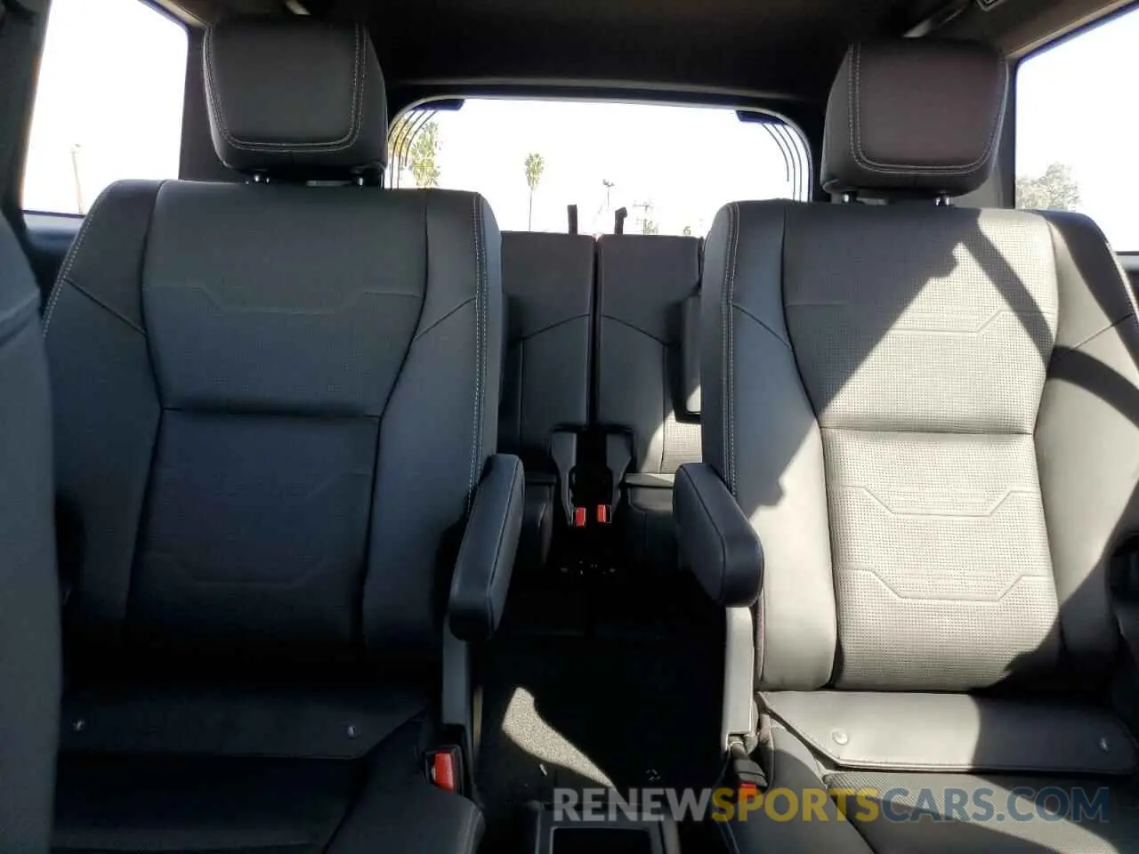 10 Фотография поврежденного автомобиля JTJVBCDX1R5009330 LEXUS GX 550 LUX 2024