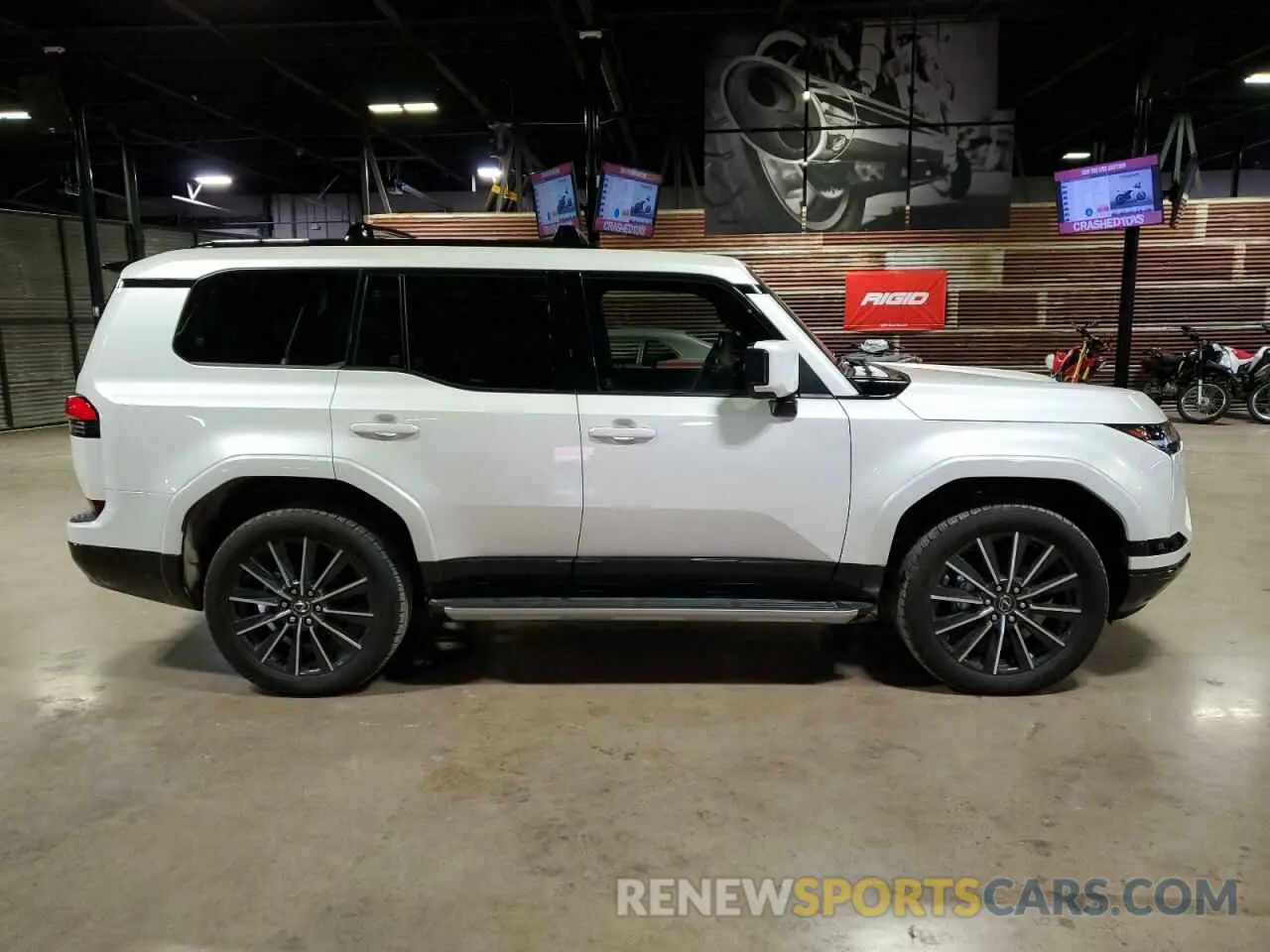1 Фотография поврежденного автомобиля JTJVBCDX6R5022512 LEXUS GX 550 LUX 2024