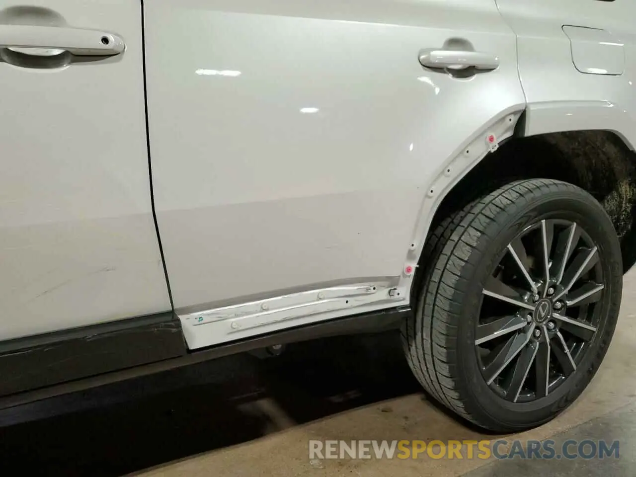 14 Фотография поврежденного автомобиля JTJVBCDX6R5022512 LEXUS GX 550 LUX 2024