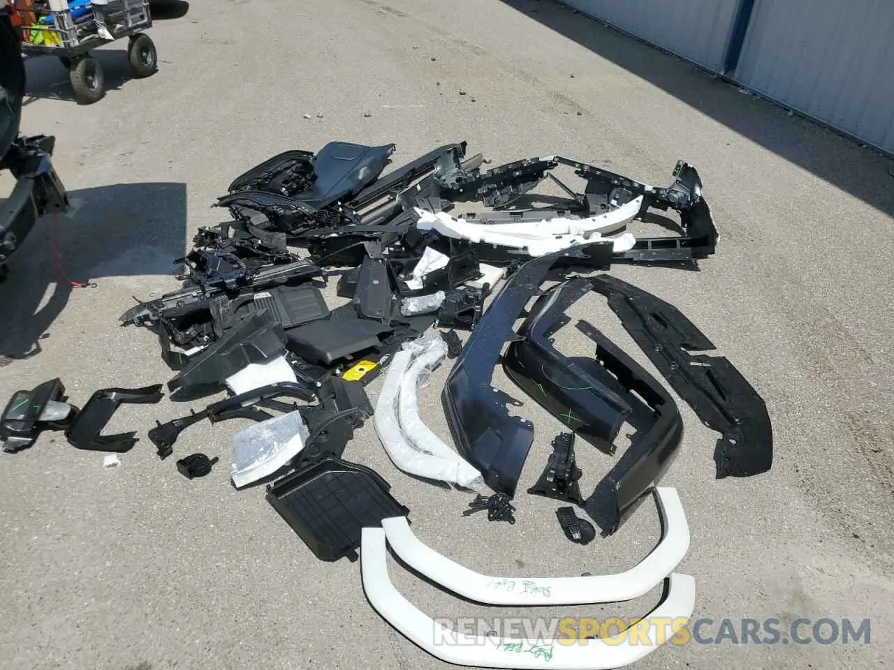 13 Фотография поврежденного автомобиля JTJTBCDX9R5008451 LEXUS GX 550 PRE 2024