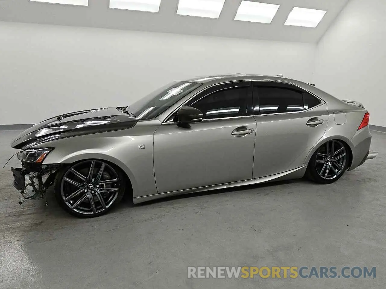 1 Фотография поврежденного автомобиля JTHBA1D21K5099939 LEXUS IS 2019