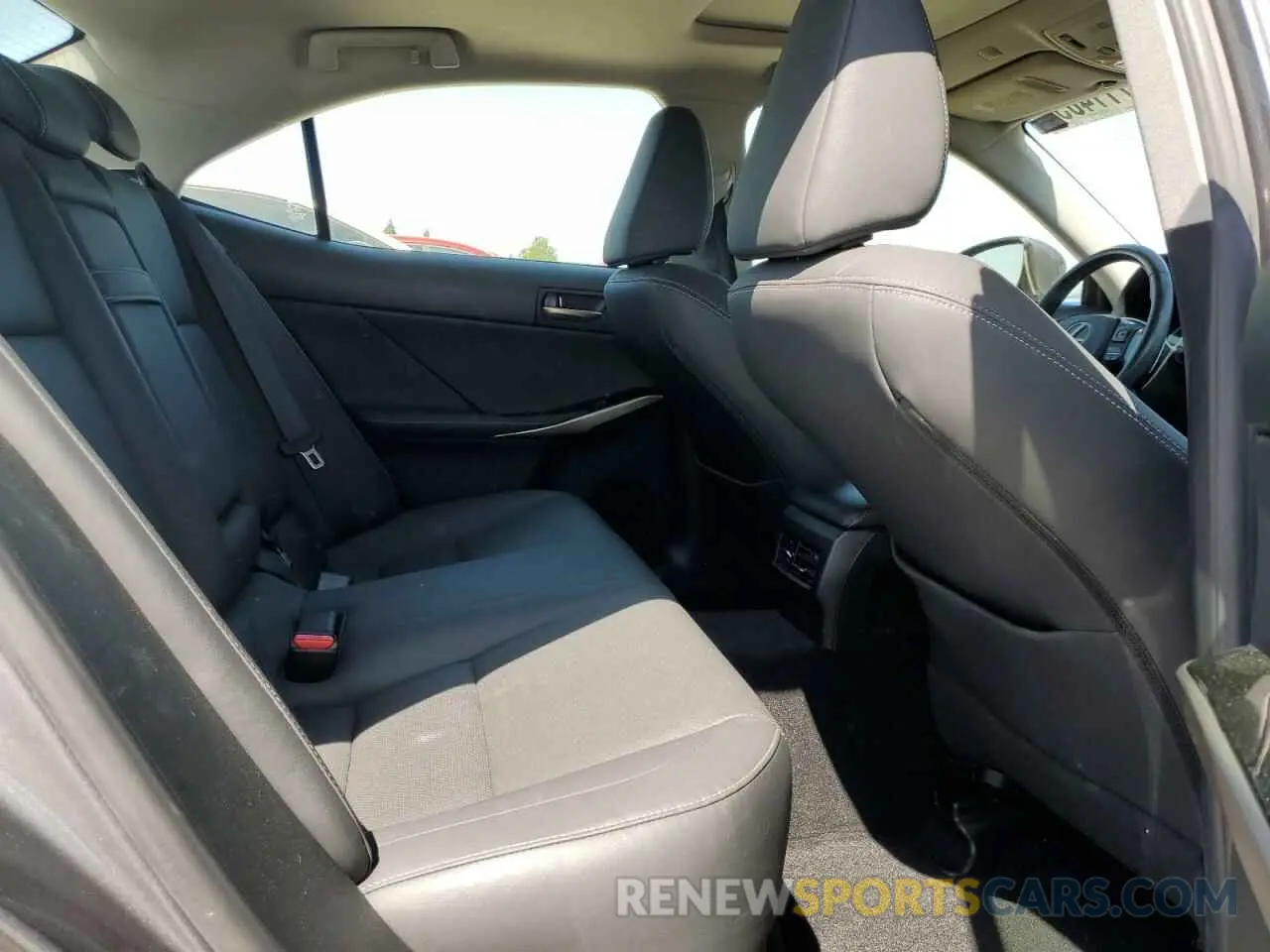 10 Фотография поврежденного автомобиля JTHBA1D22K5084267 LEXUS IS 2019