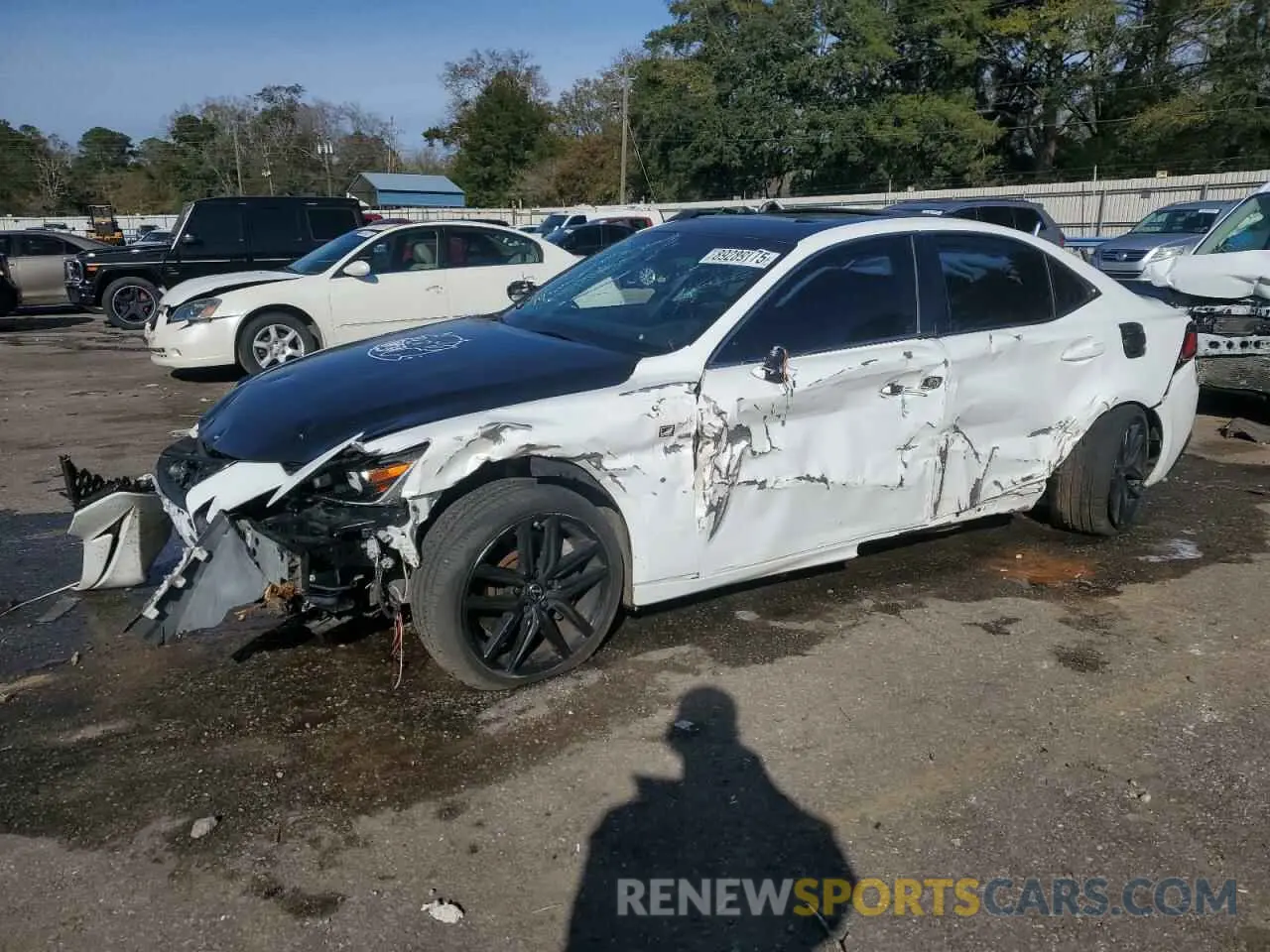 1 Фотография поврежденного автомобиля JTHBA1D22K5085872 LEXUS IS 2019