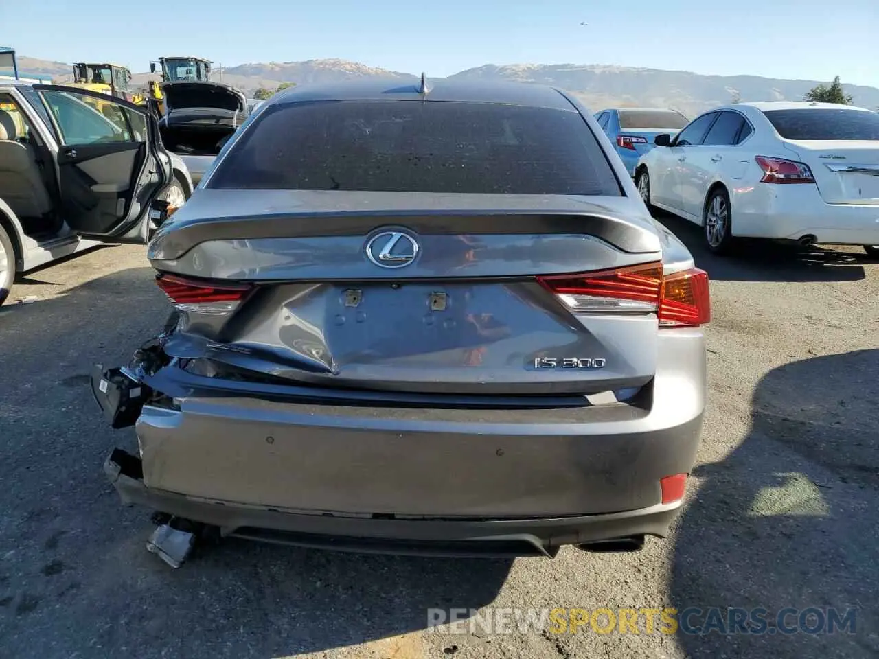6 Фотография поврежденного автомобиля JTHBA1D23K5085878 LEXUS IS 2019