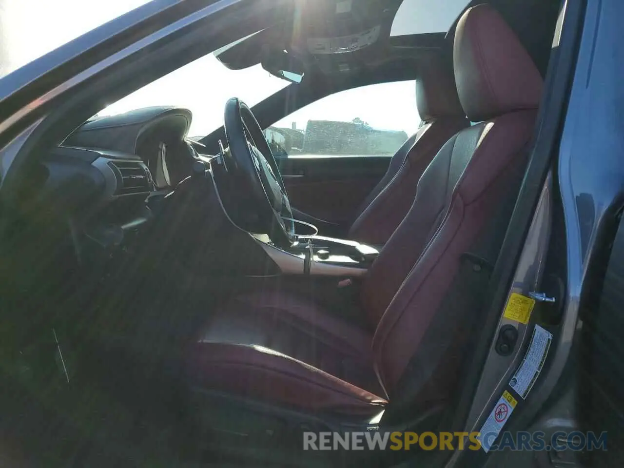 7 Фотография поврежденного автомобиля JTHBA1D23K5085878 LEXUS IS 2019