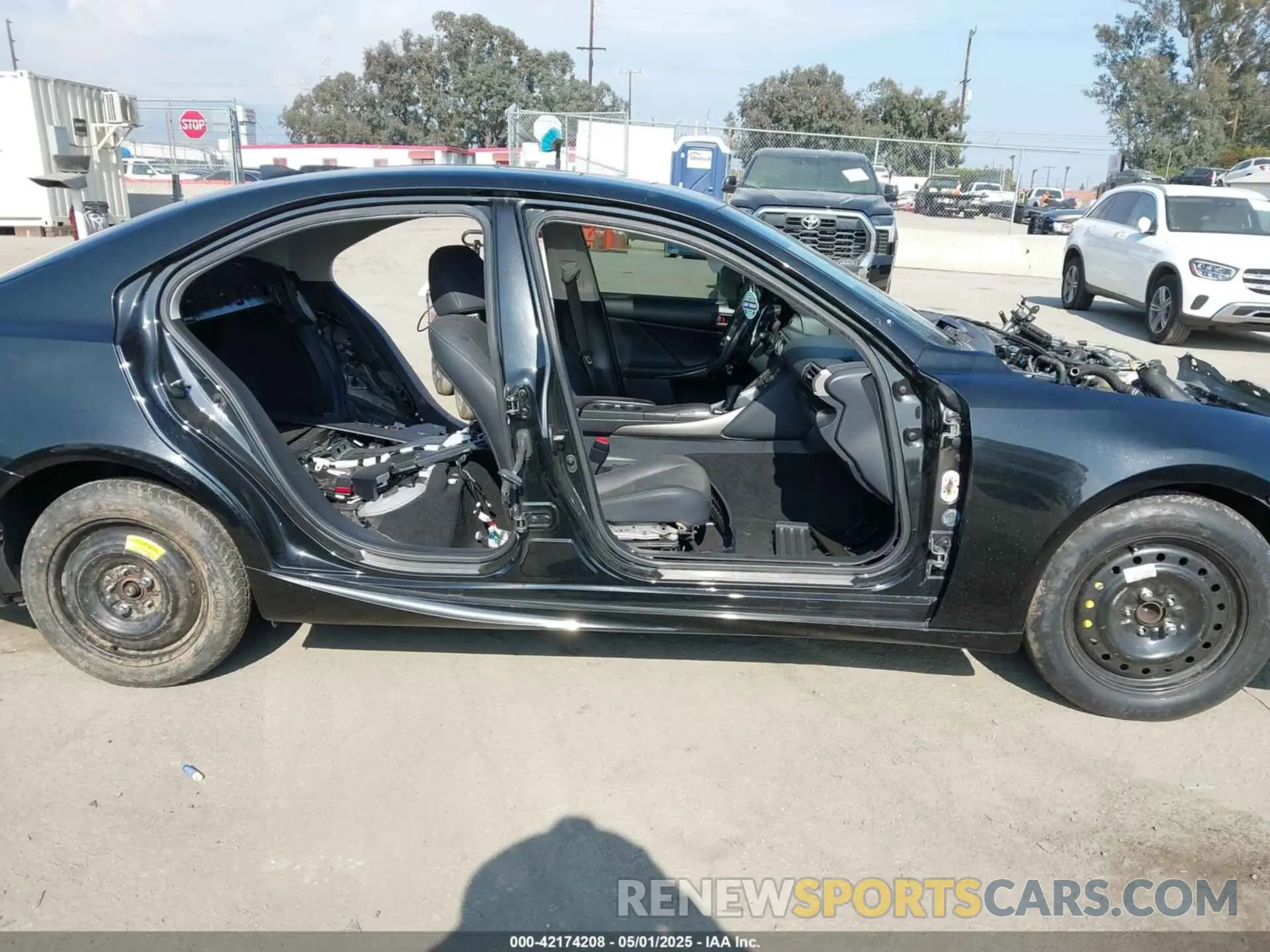 12 Фотография поврежденного автомобиля JTHBA1D24K5097117 LEXUS IS 2019