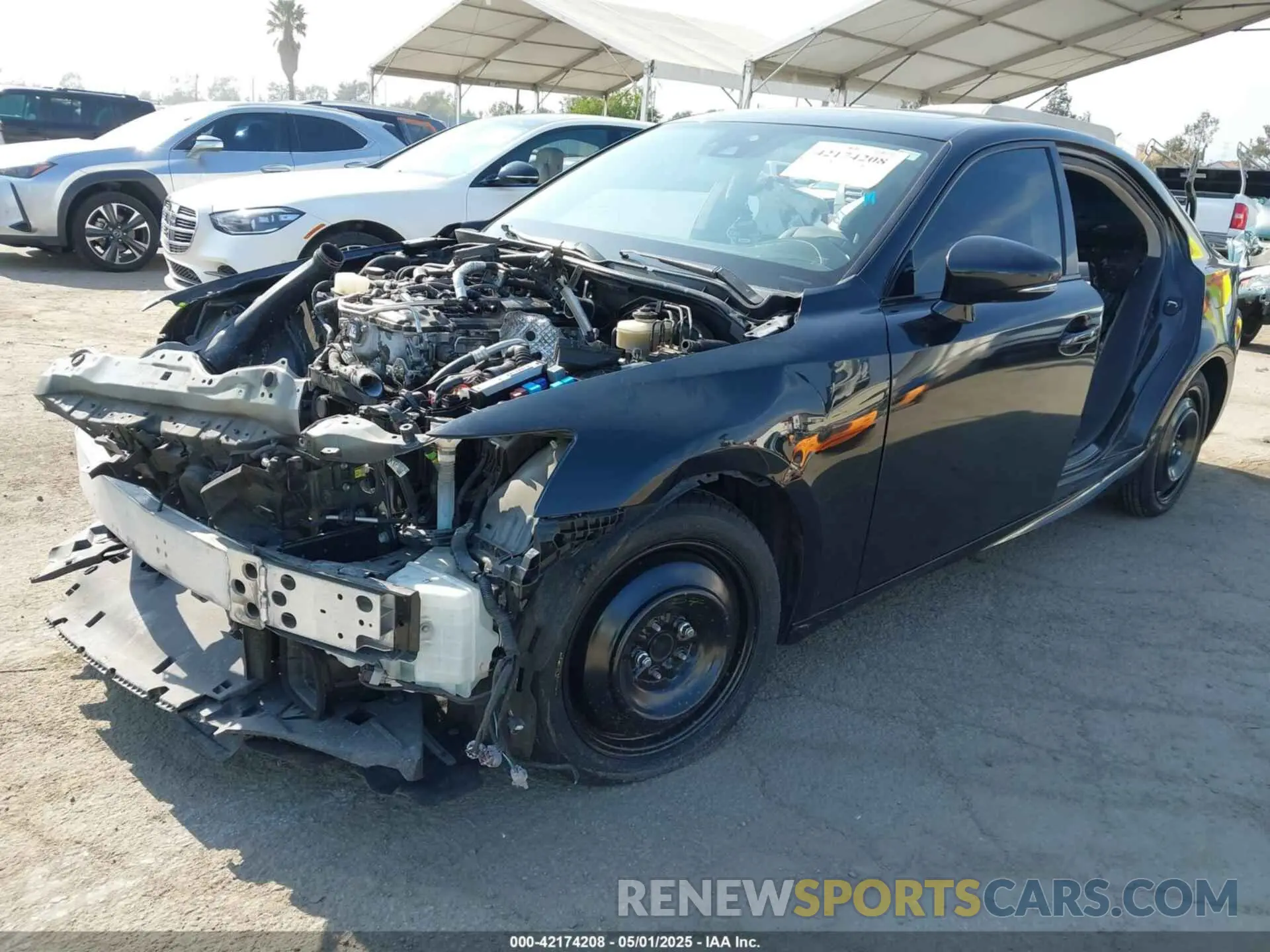 2 Фотография поврежденного автомобиля JTHBA1D24K5097117 LEXUS IS 2019