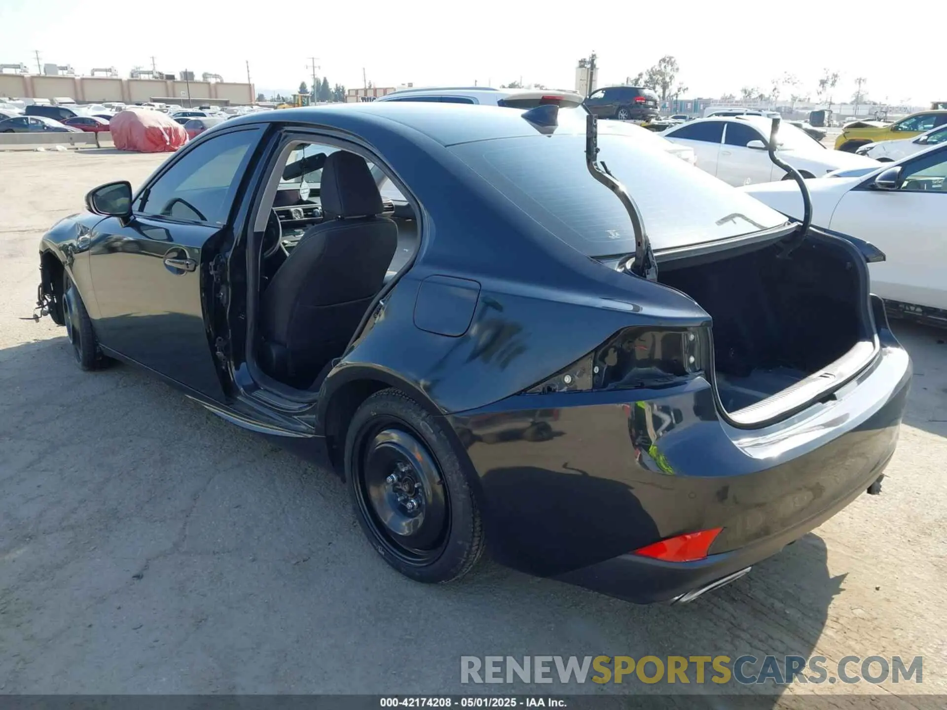3 Фотография поврежденного автомобиля JTHBA1D24K5097117 LEXUS IS 2019