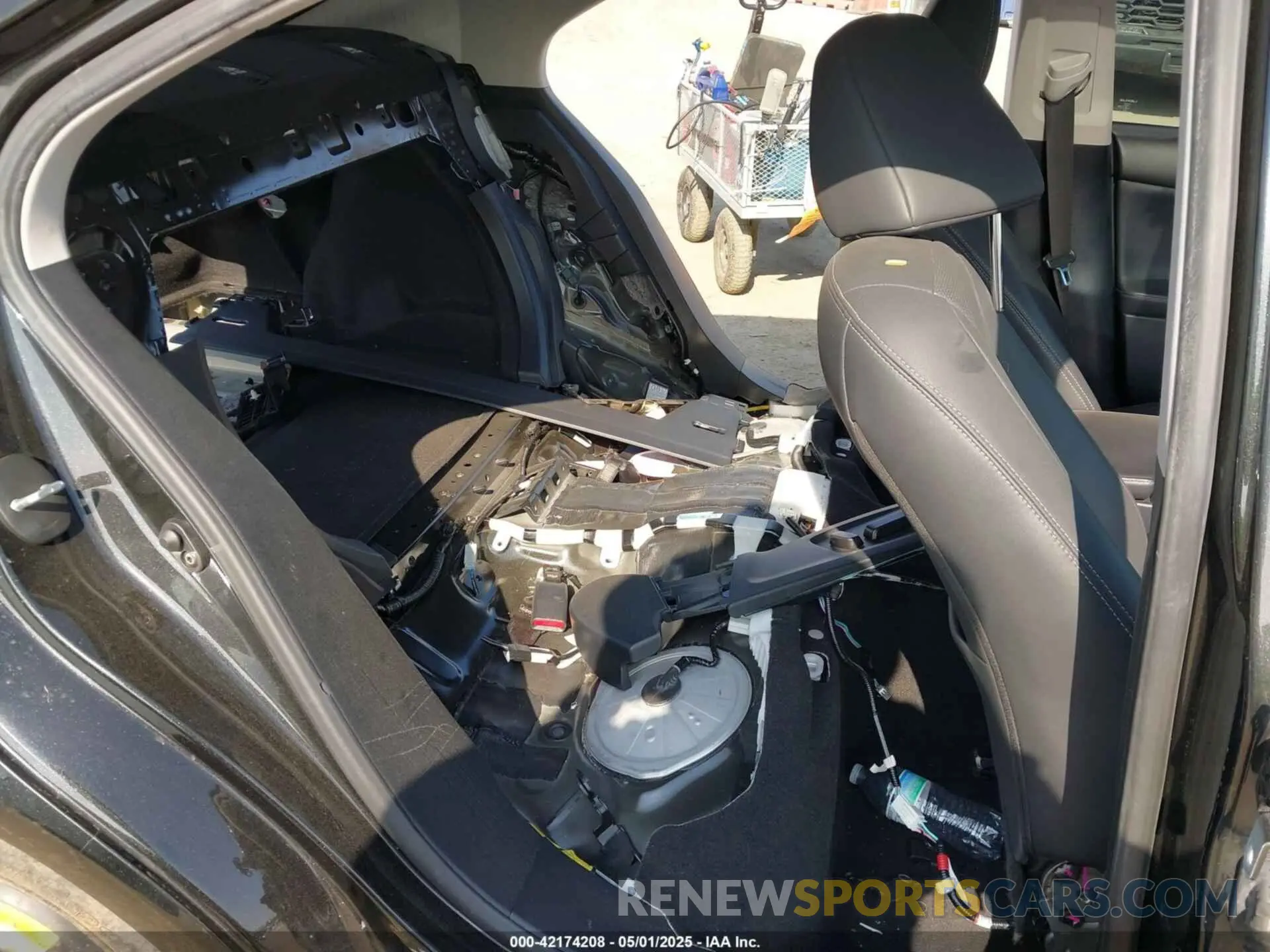 8 Фотография поврежденного автомобиля JTHBA1D24K5097117 LEXUS IS 2019