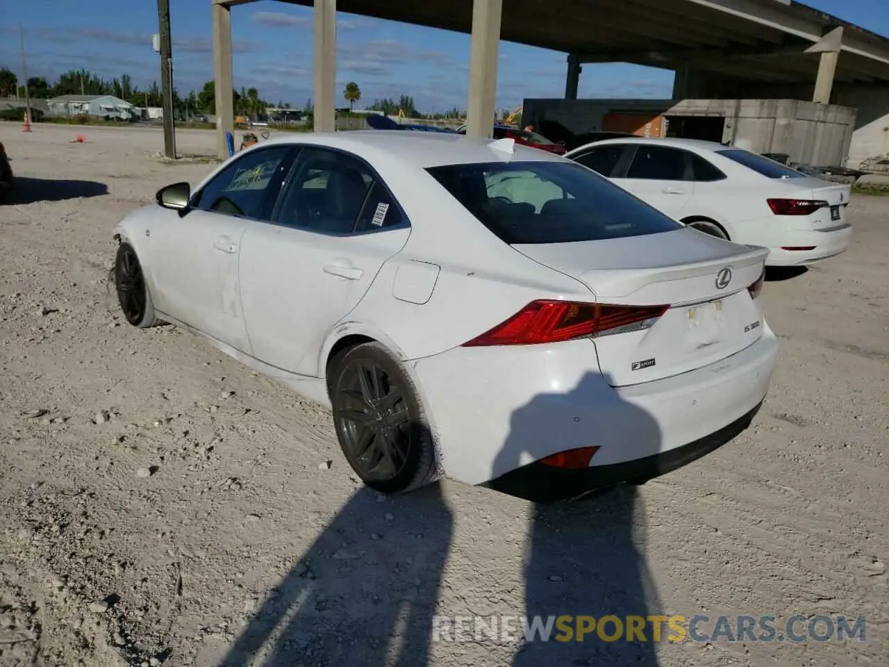 3 Фотография поврежденного автомобиля JTHBA1D26K5100454 LEXUS IS 2019