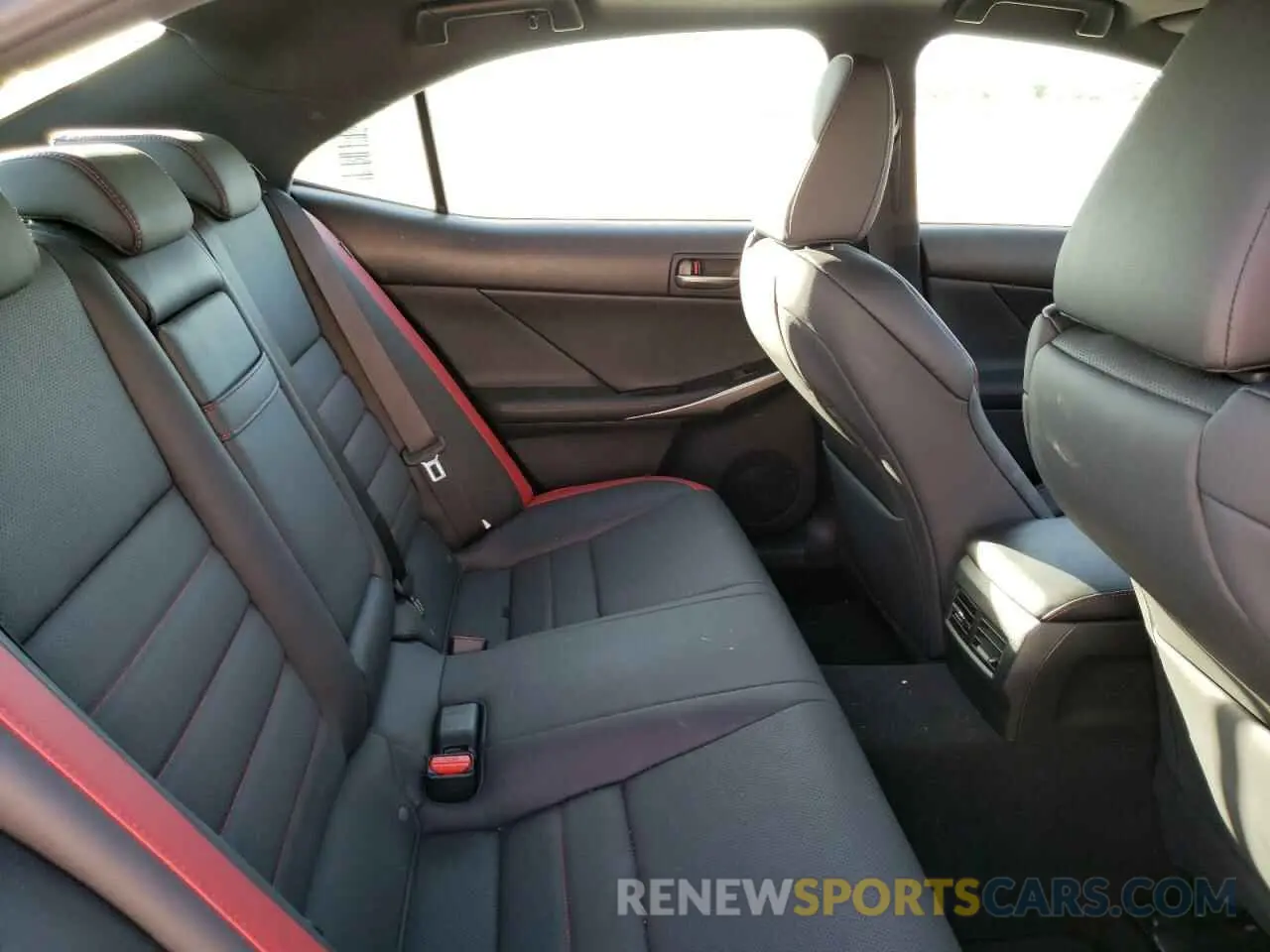 6 Фотография поврежденного автомобиля JTHBA1D26K5100454 LEXUS IS 2019