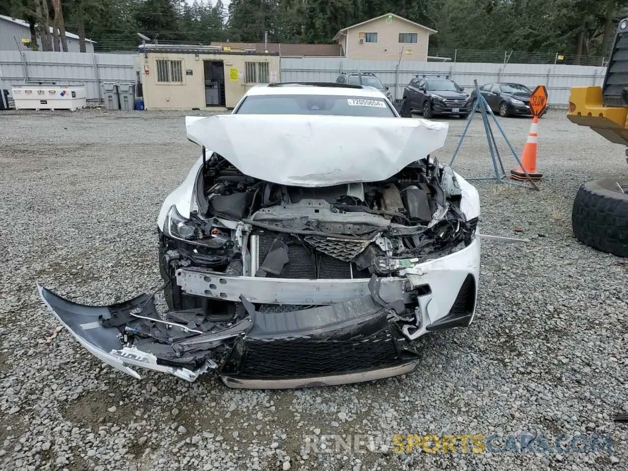 5 Фотография поврежденного автомобиля JTHBZ1D26K5034044 LEXUS IS 2019