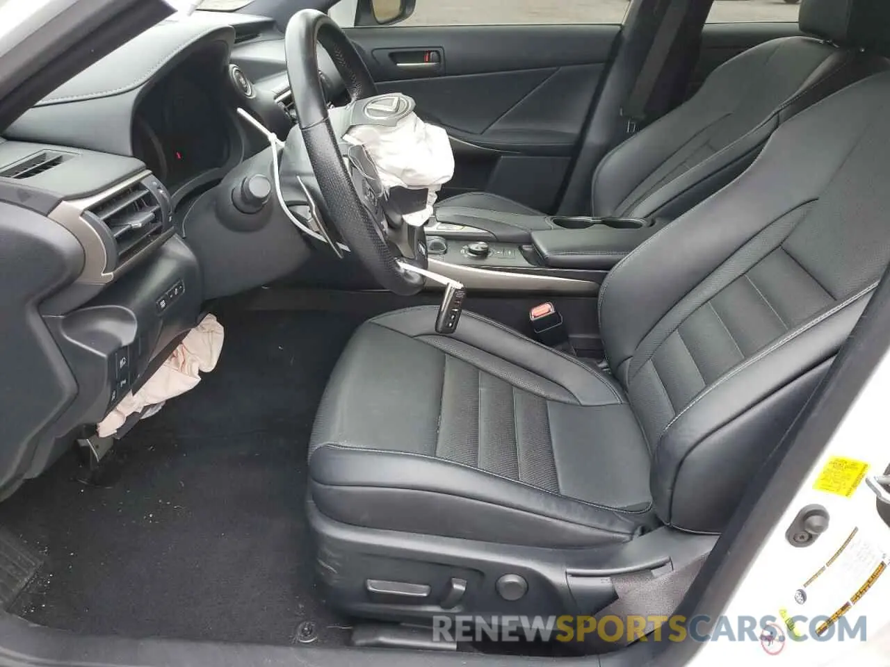 7 Фотография поврежденного автомобиля JTHBZ1D26K5034044 LEXUS IS 2019