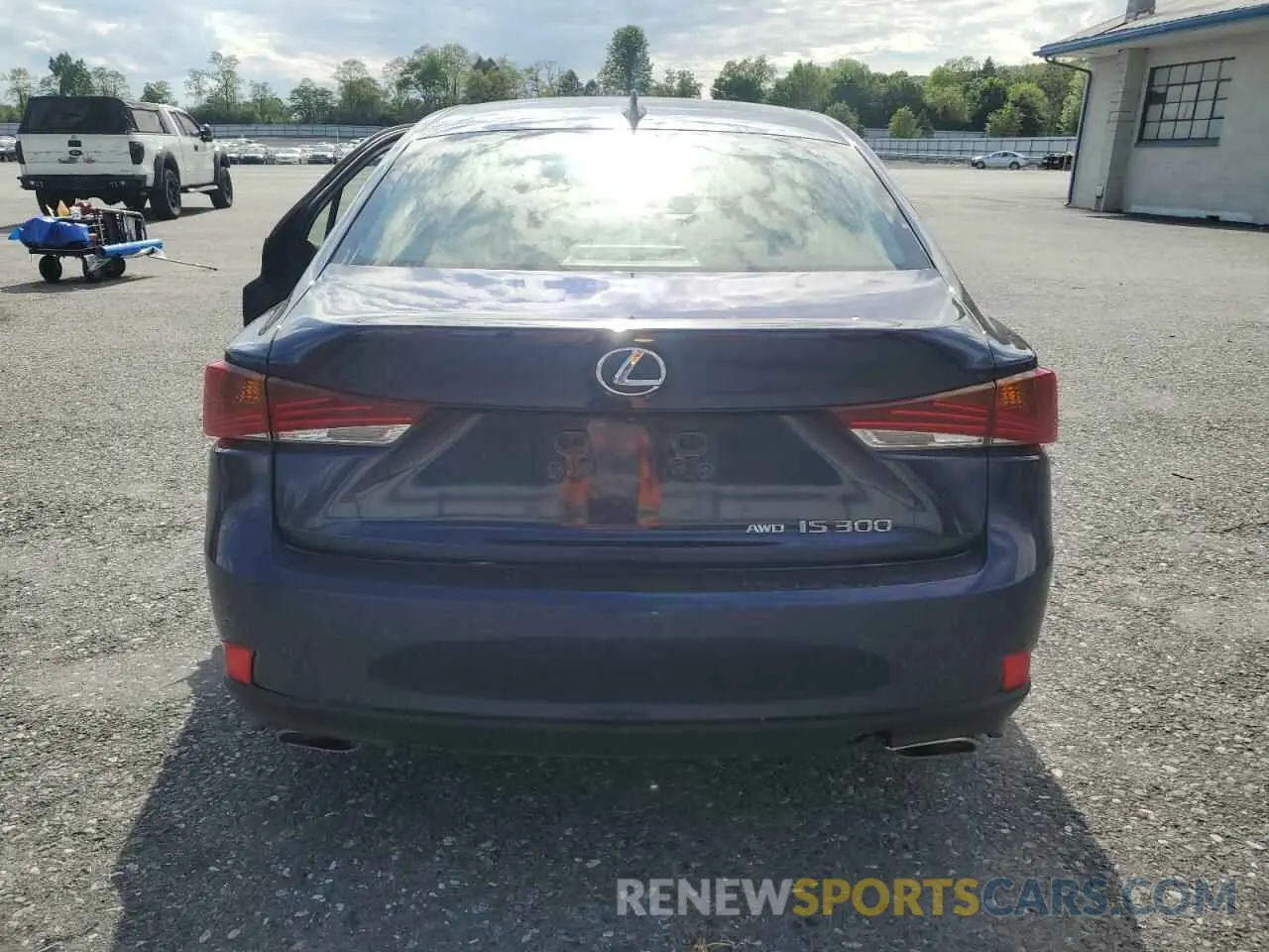 6 Фотография поврежденного автомобиля JTHC81D24K5034485 LEXUS IS 2019