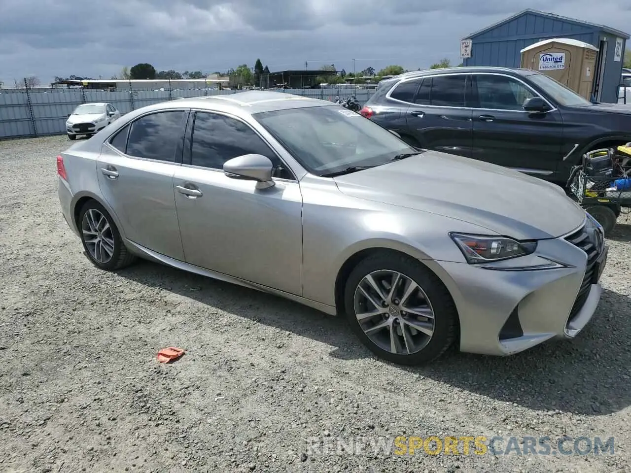 4 Фотография поврежденного автомобиля JTHC81D26K5036545 LEXUS IS 2019