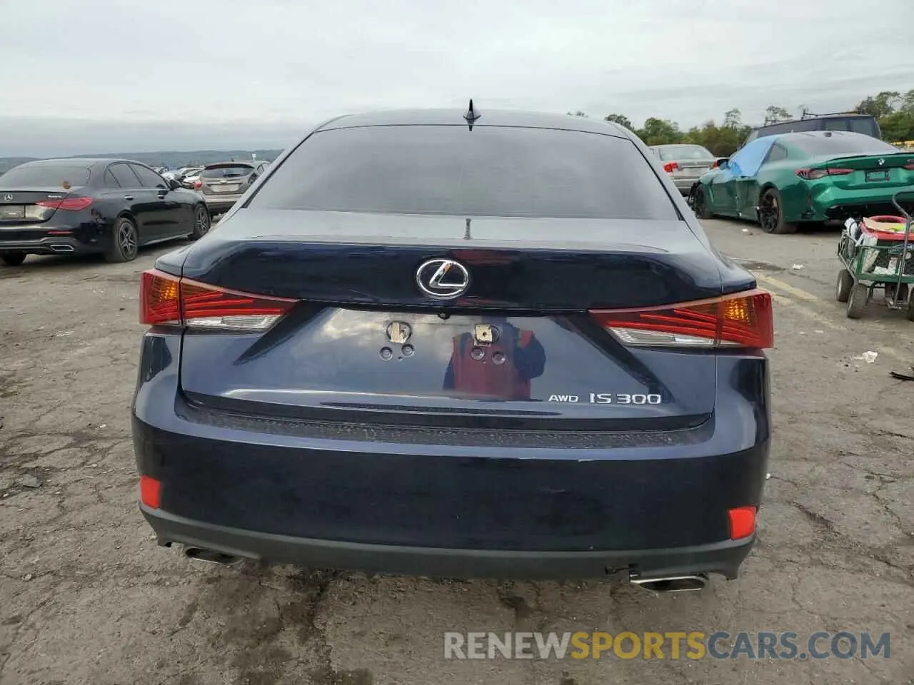6 Фотография поврежденного автомобиля JTHC81D28K5034067 LEXUS IS 2019