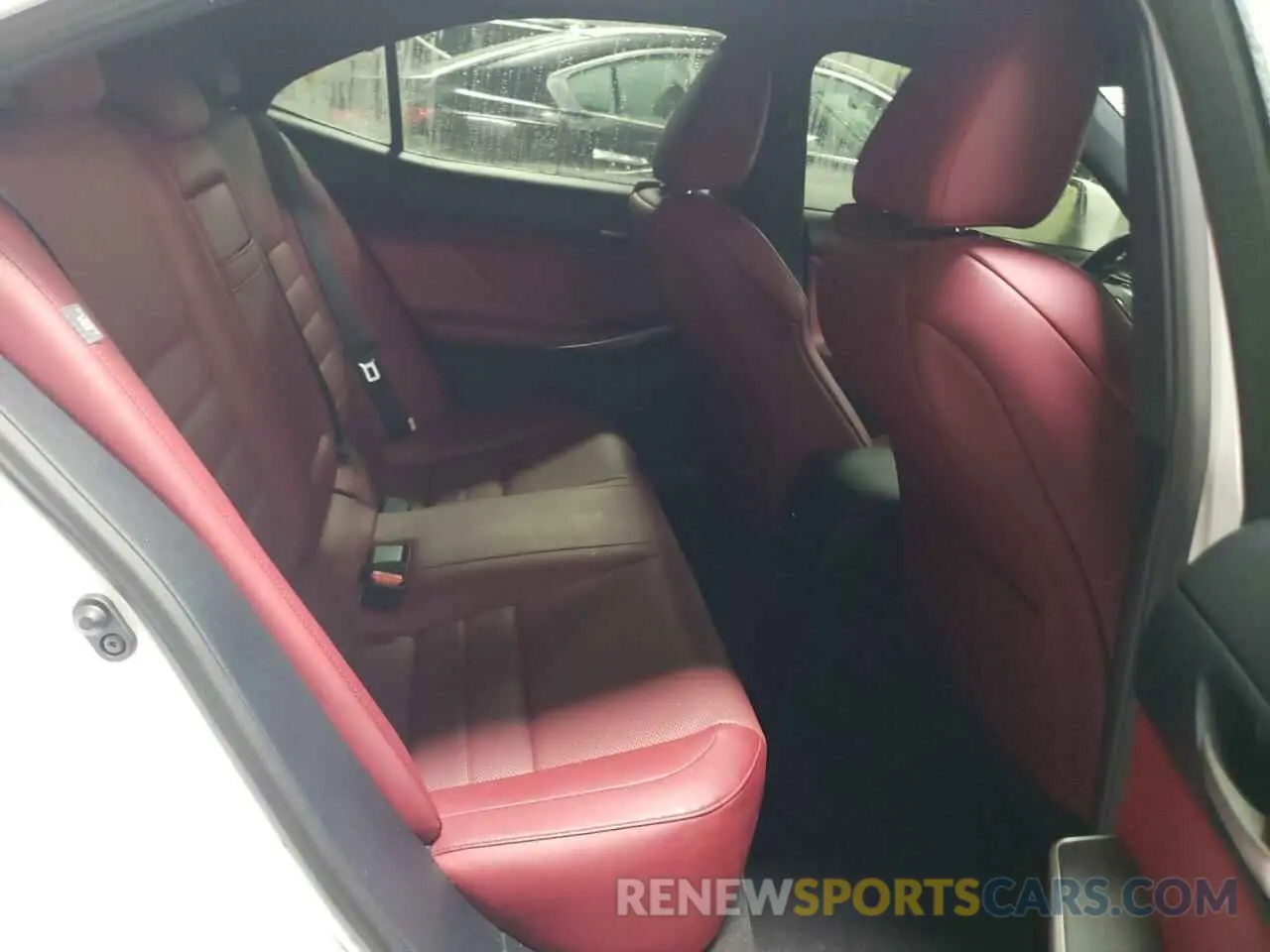 10 Фотография поврежденного автомобиля JTHC81D28K5037583 LEXUS IS 2019