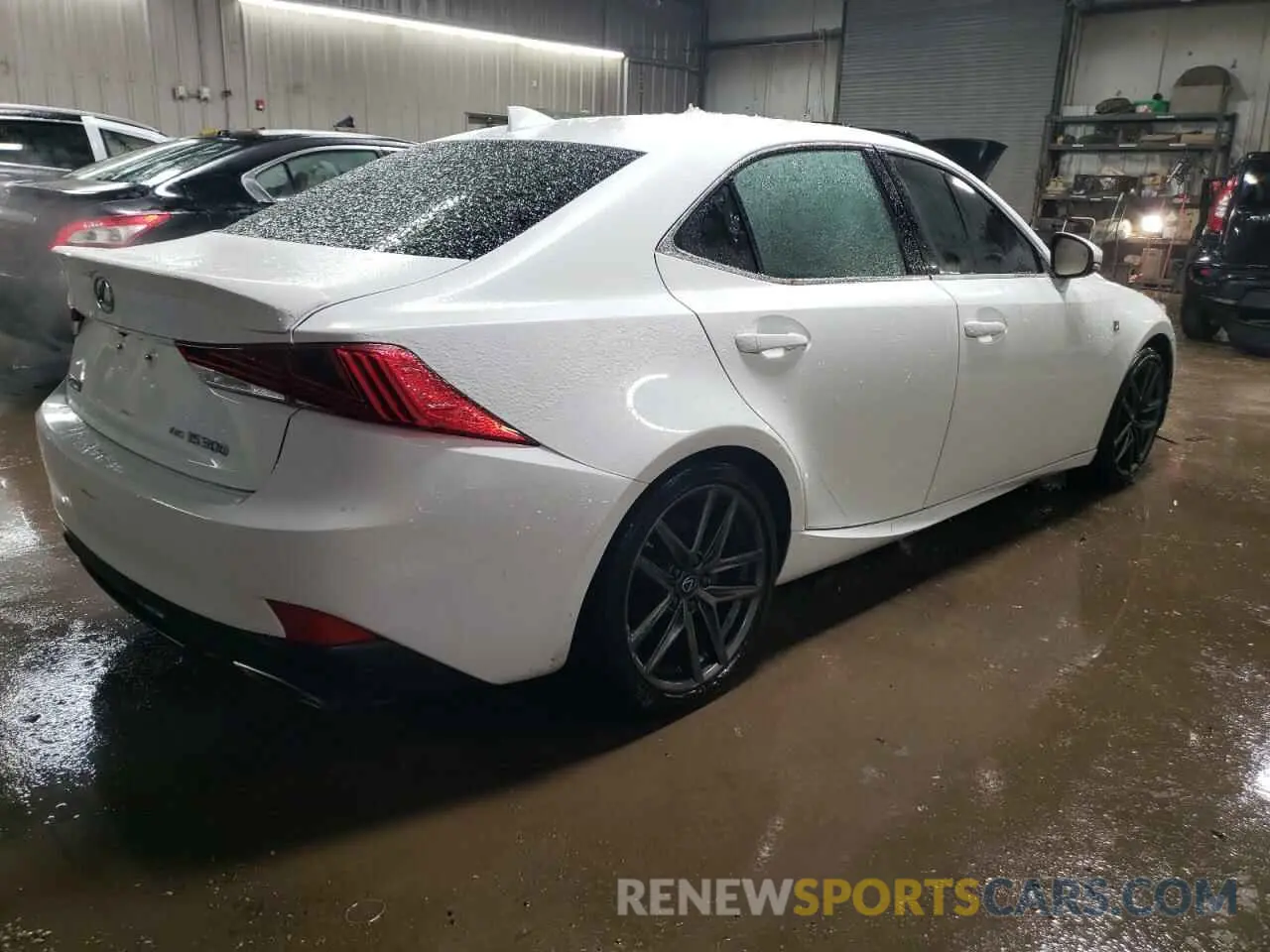 3 Фотография поврежденного автомобиля JTHC81D28K5037583 LEXUS IS 2019