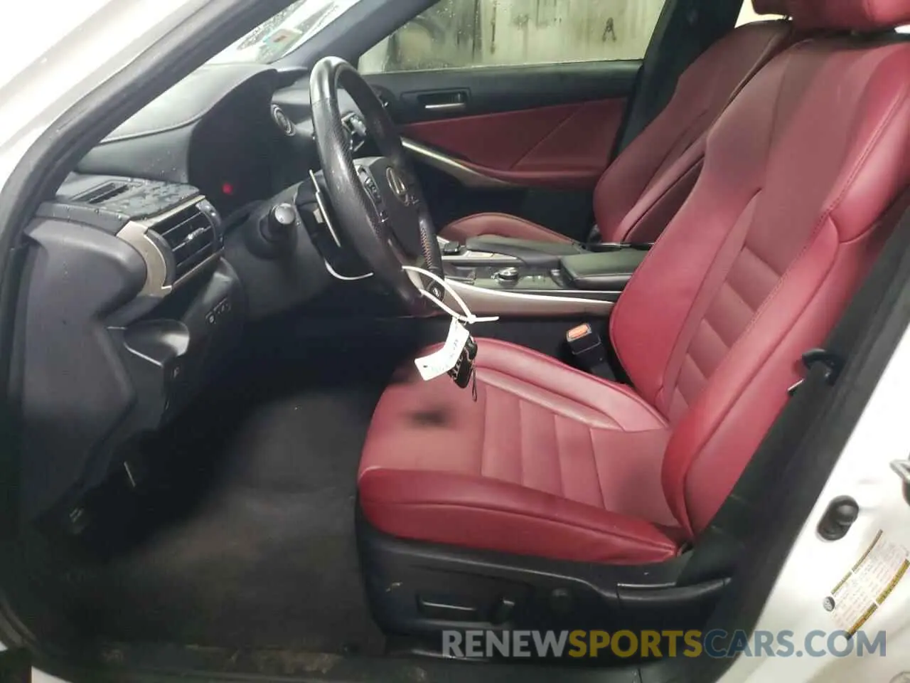 7 Фотография поврежденного автомобиля JTHC81D28K5037583 LEXUS IS 2019
