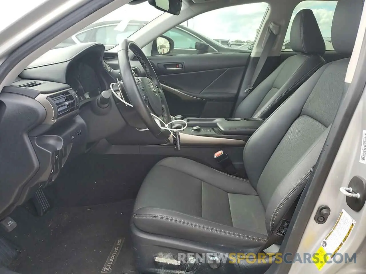 7 Фотография поврежденного автомобиля JTHAA1D29L5104849 LEXUS IS 2020