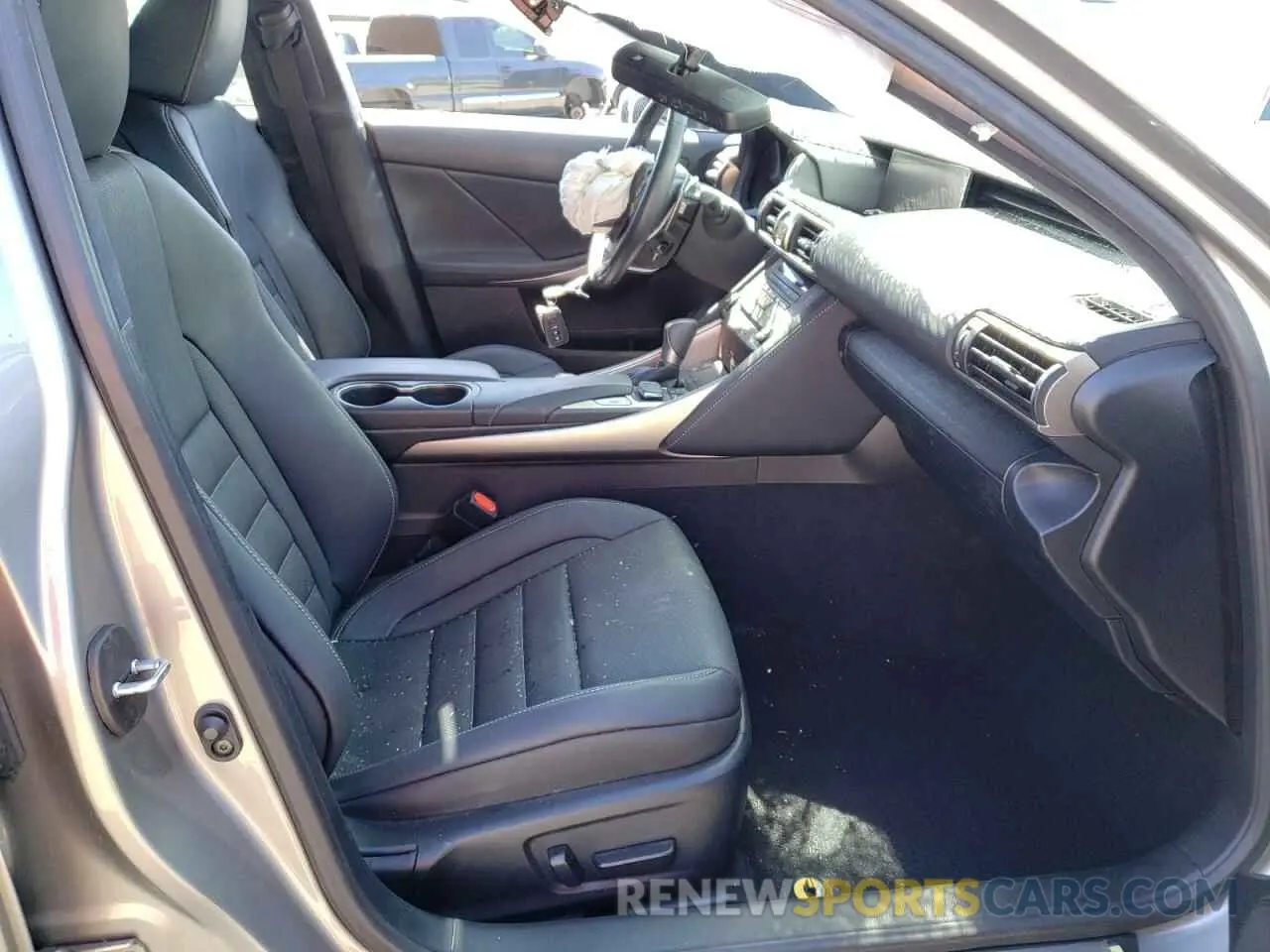 5 Фотография поврежденного автомобиля JTHGA1D28L5103329 LEXUS IS 2020