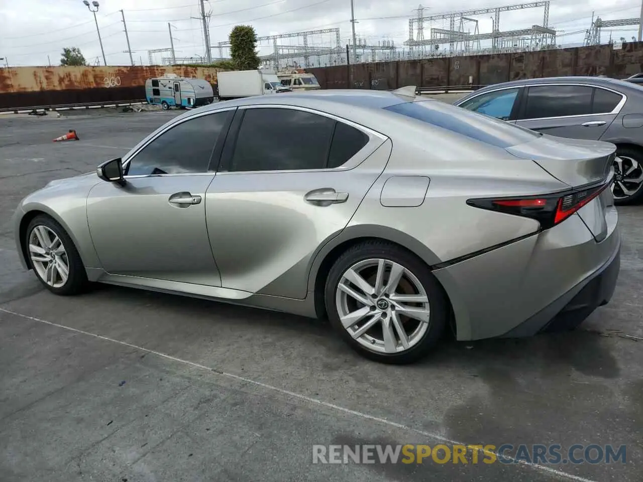 2 Фотография поврежденного автомобиля JTHAA1D26M5114336 LEXUS IS 2021