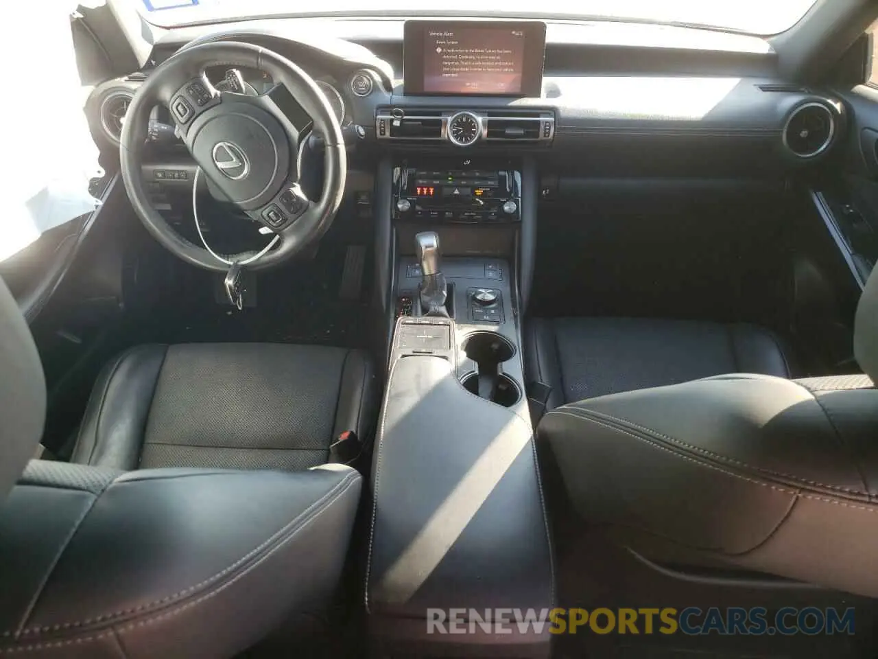 8 Фотография поврежденного автомобиля JTHCA1D25M5115714 LEXUS IS 2021