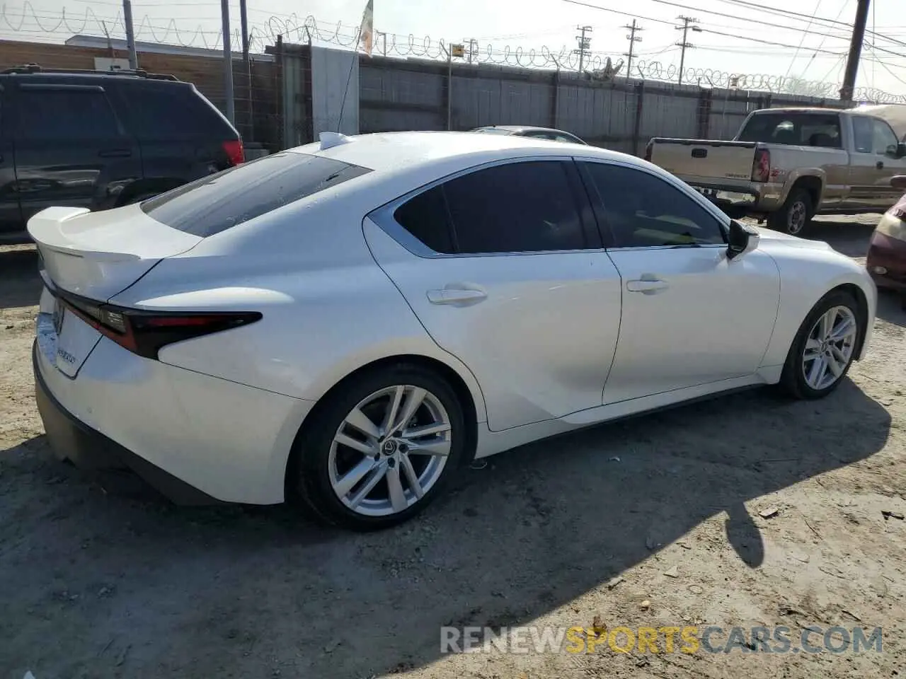3 Фотография поврежденного автомобиля JTHCA1D29M5115814 LEXUS IS 2021